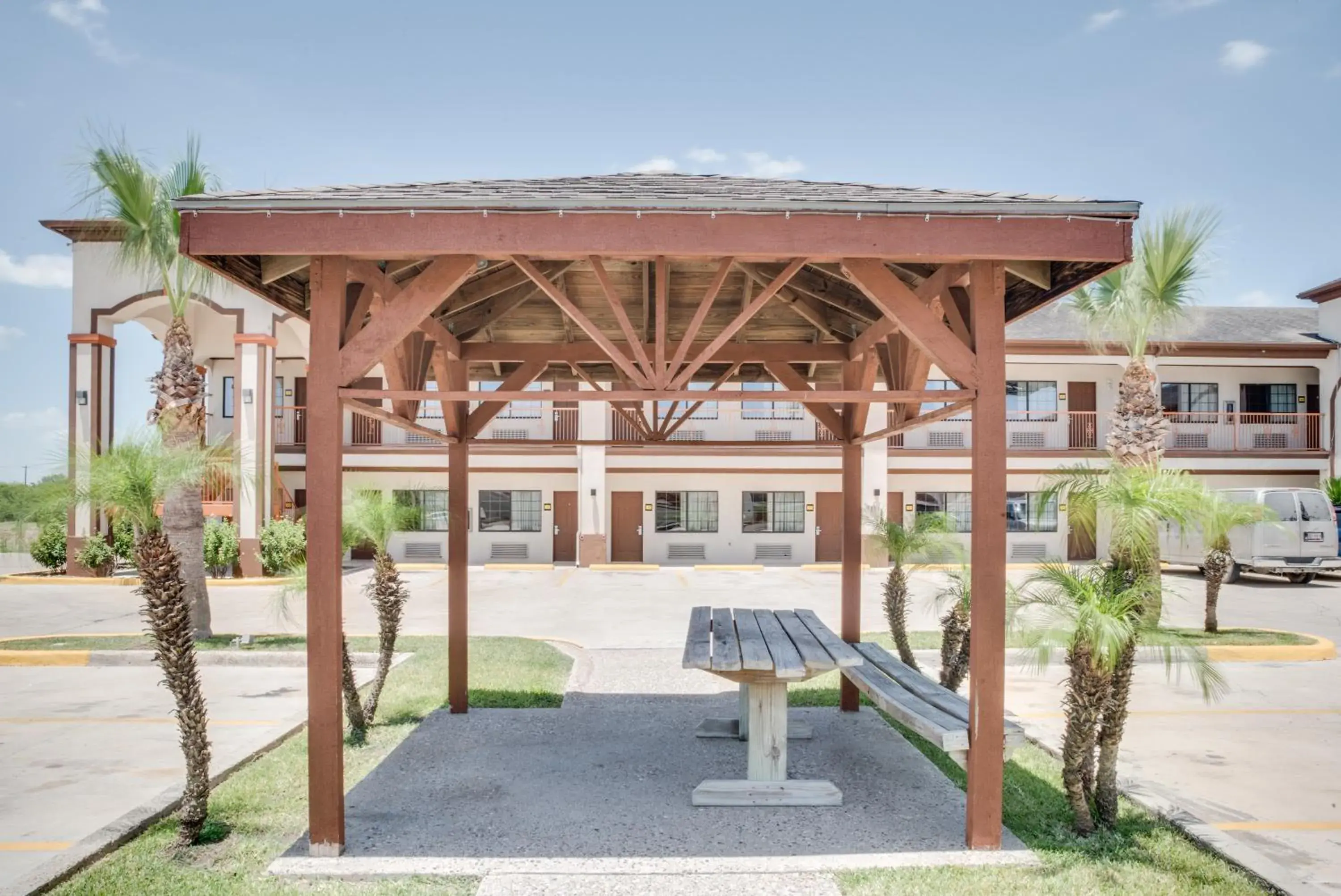 Property building in Lone Star Inn - San Benito Harlingen Property building in Lone Star Inn - San Benito Harlingen