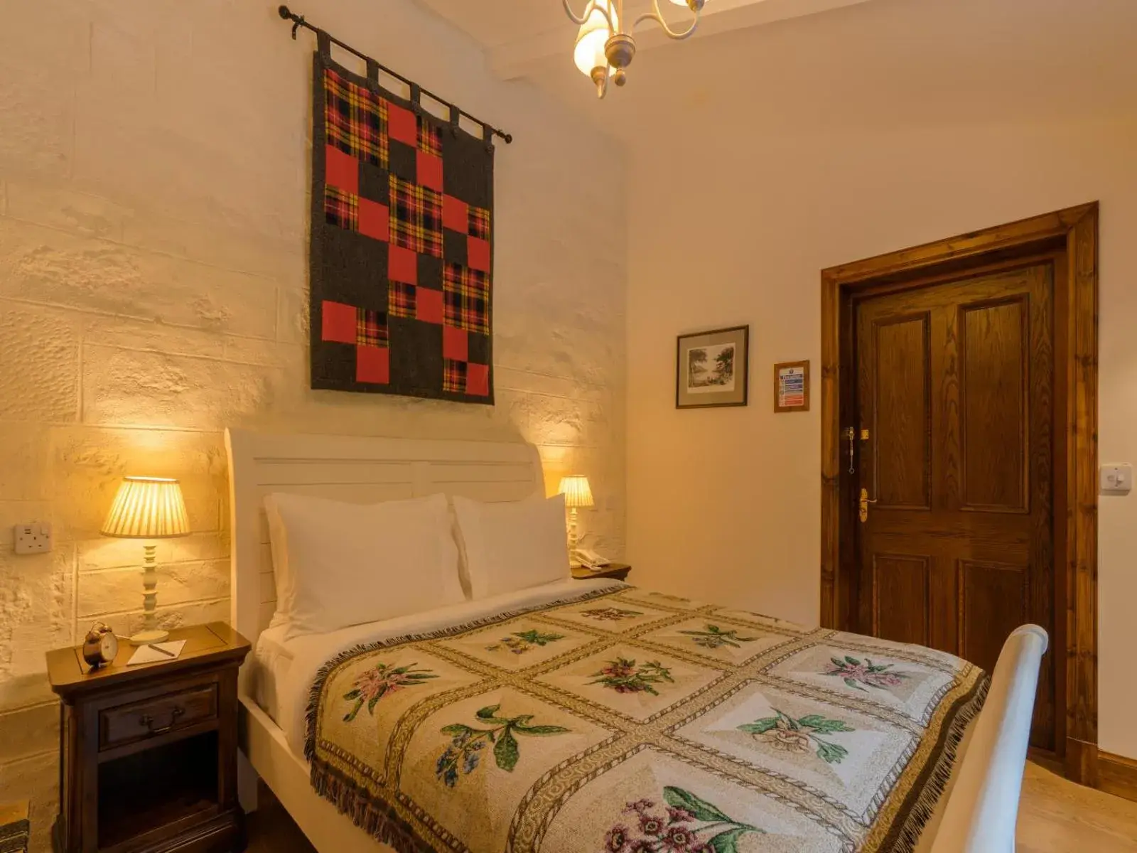 Double Room - Disability Bathroom (Room not Wheelchair Accessible) in The Whispering Pine Lodge Double Room - Disability Bathroom (Room not Wheelchair Accessible) in The Whispering Pine Lodge