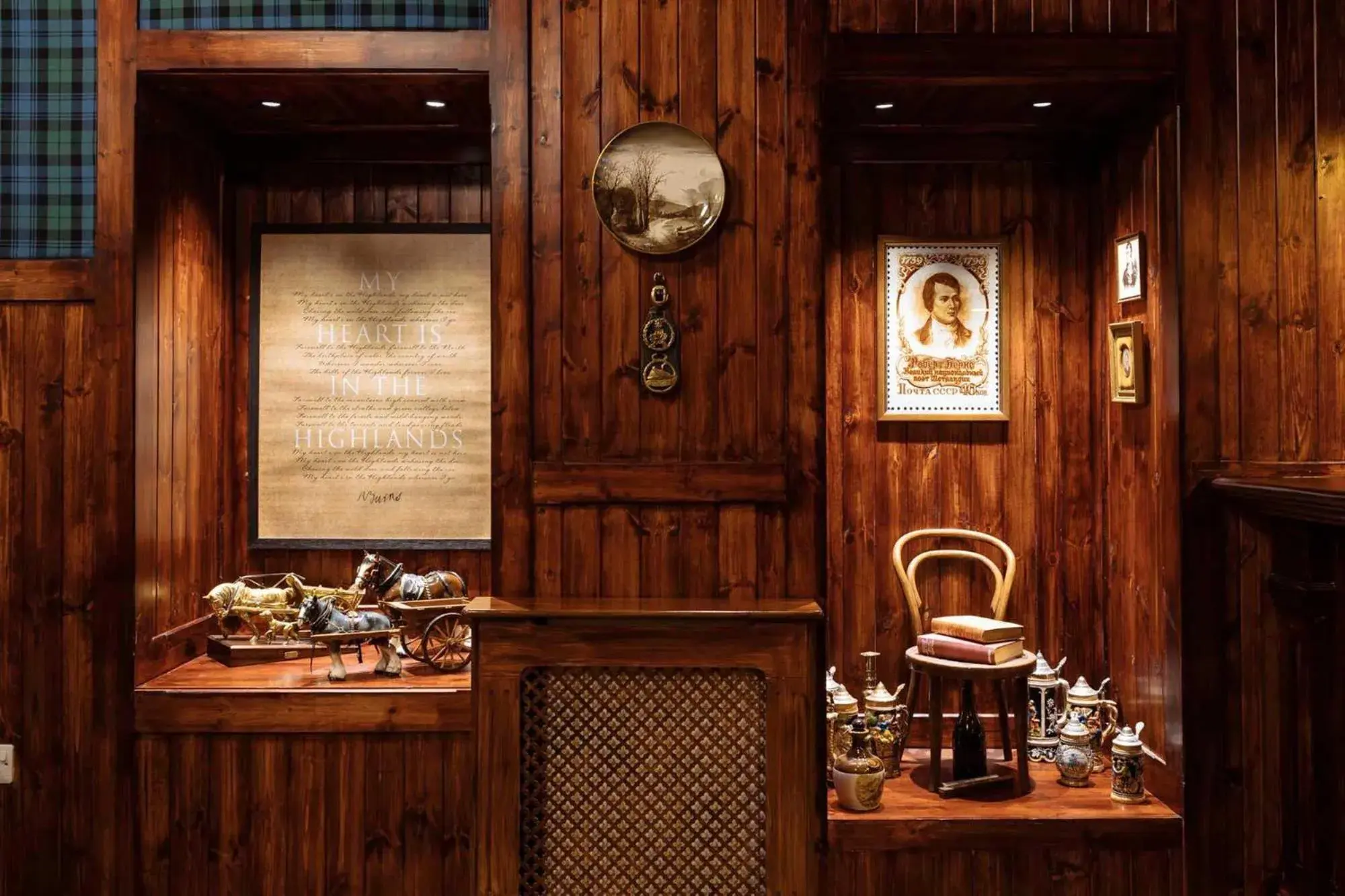 Lounge or bar in The Whispering Pine Lodge Lounge or bar in The Whispering Pine Lodge