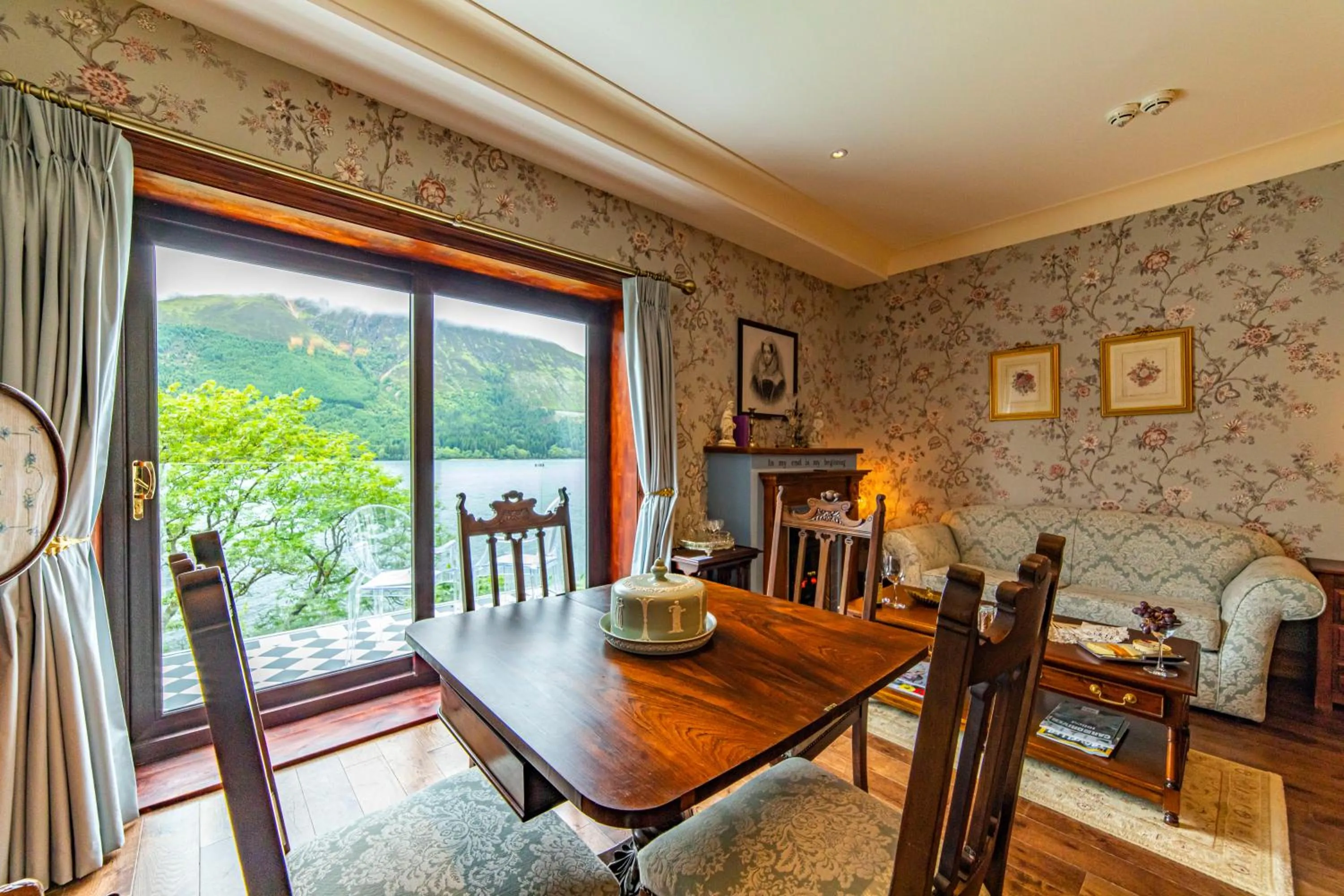 Natural landscape in The Whispering Pine Lodge