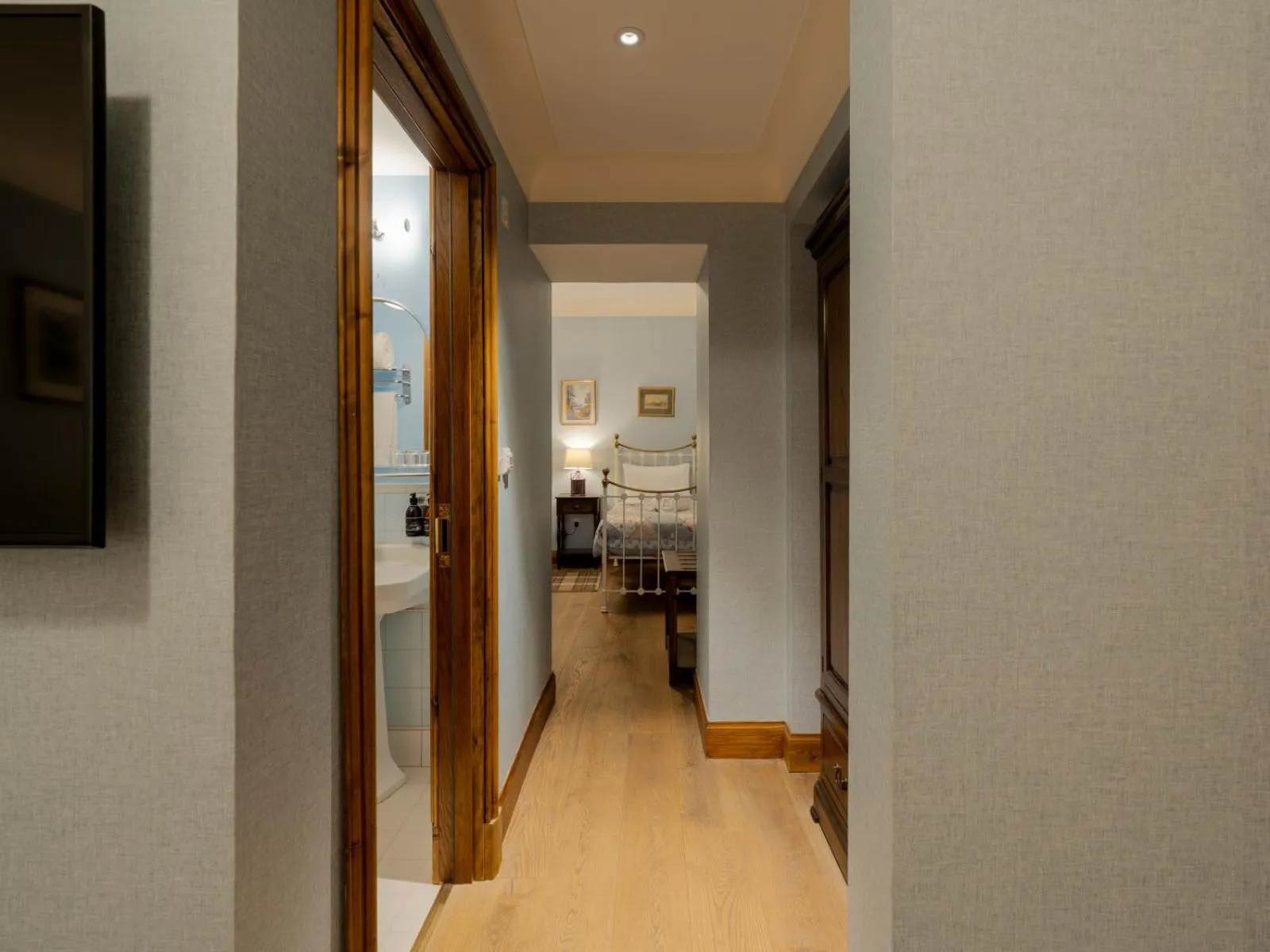 Bathroom in The Whispering Pine Lodge