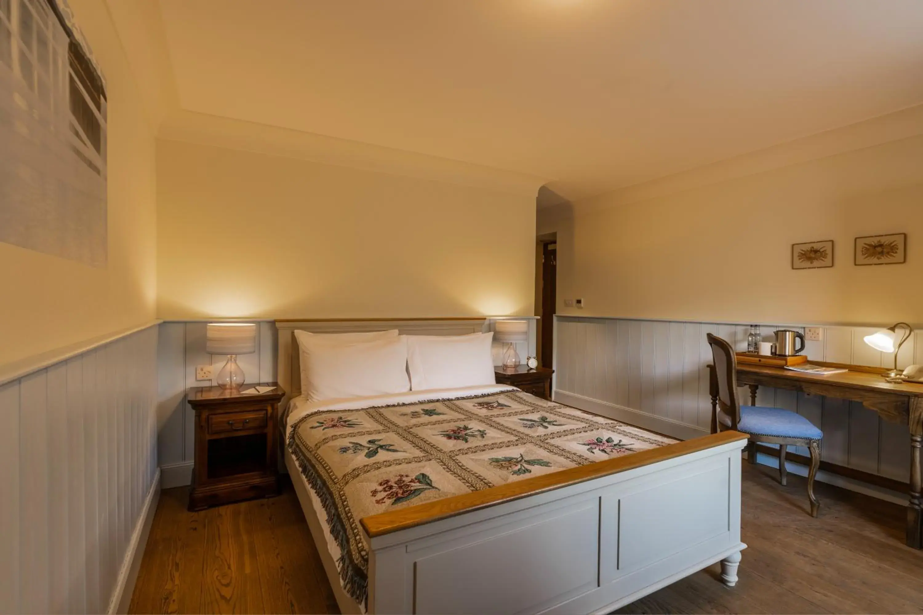 Double Room Patio in The Whispering Pine Lodge Double Room Patio in The Whispering Pine Lodge