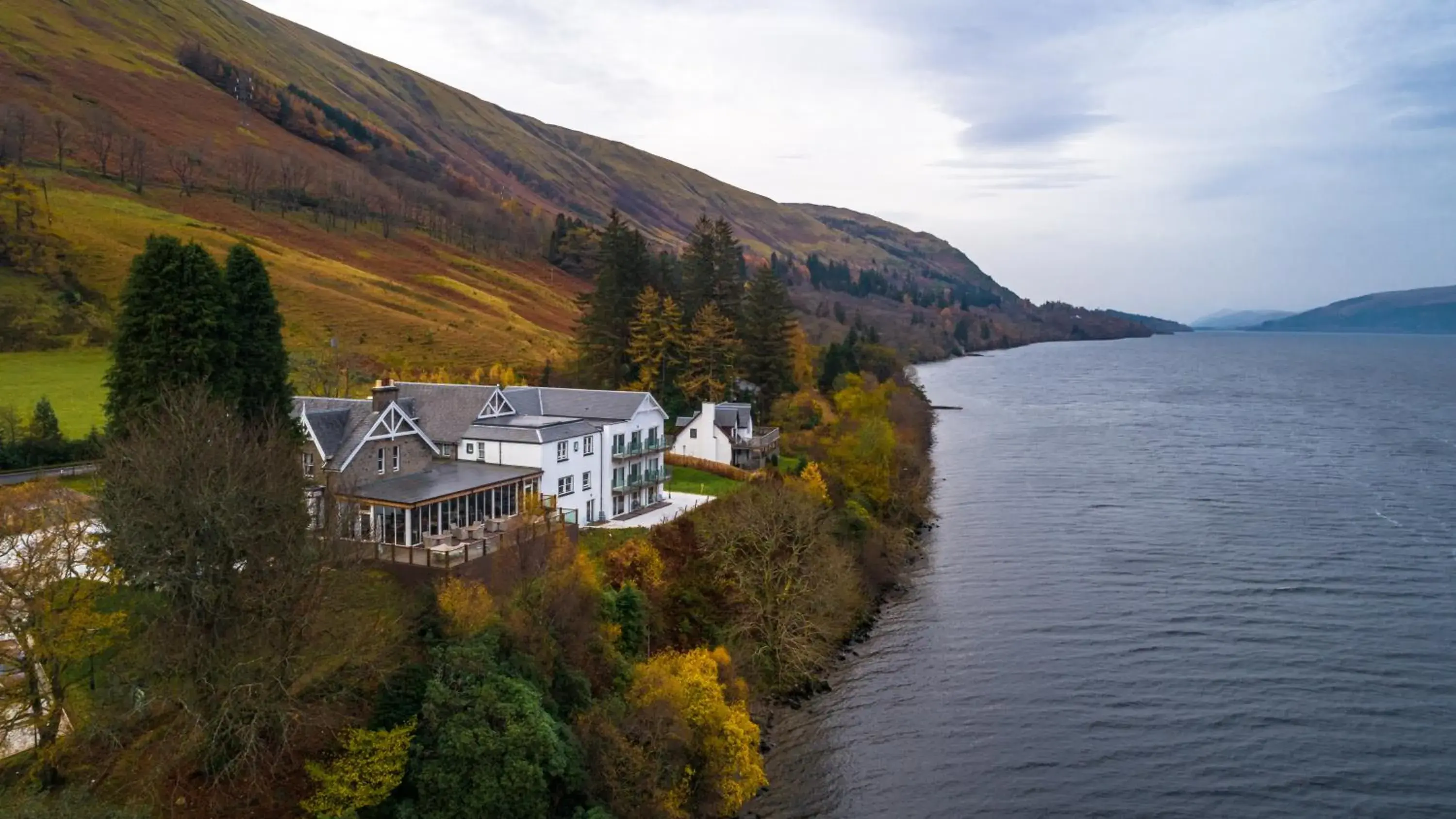 Property building in The Whispering Pine Lodge Property building in The Whispering Pine Lodge