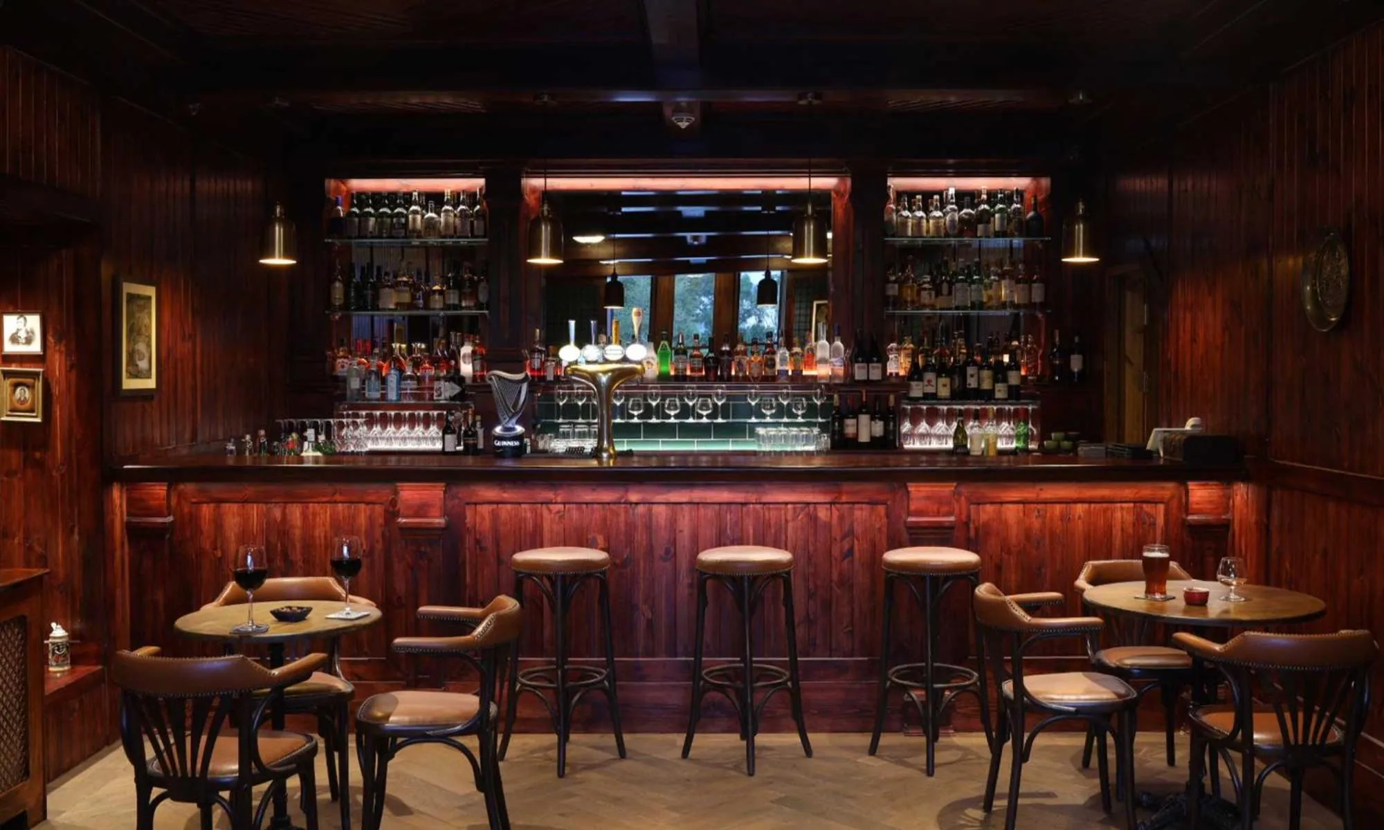 Lounge or bar in The Whispering Pine Lodge