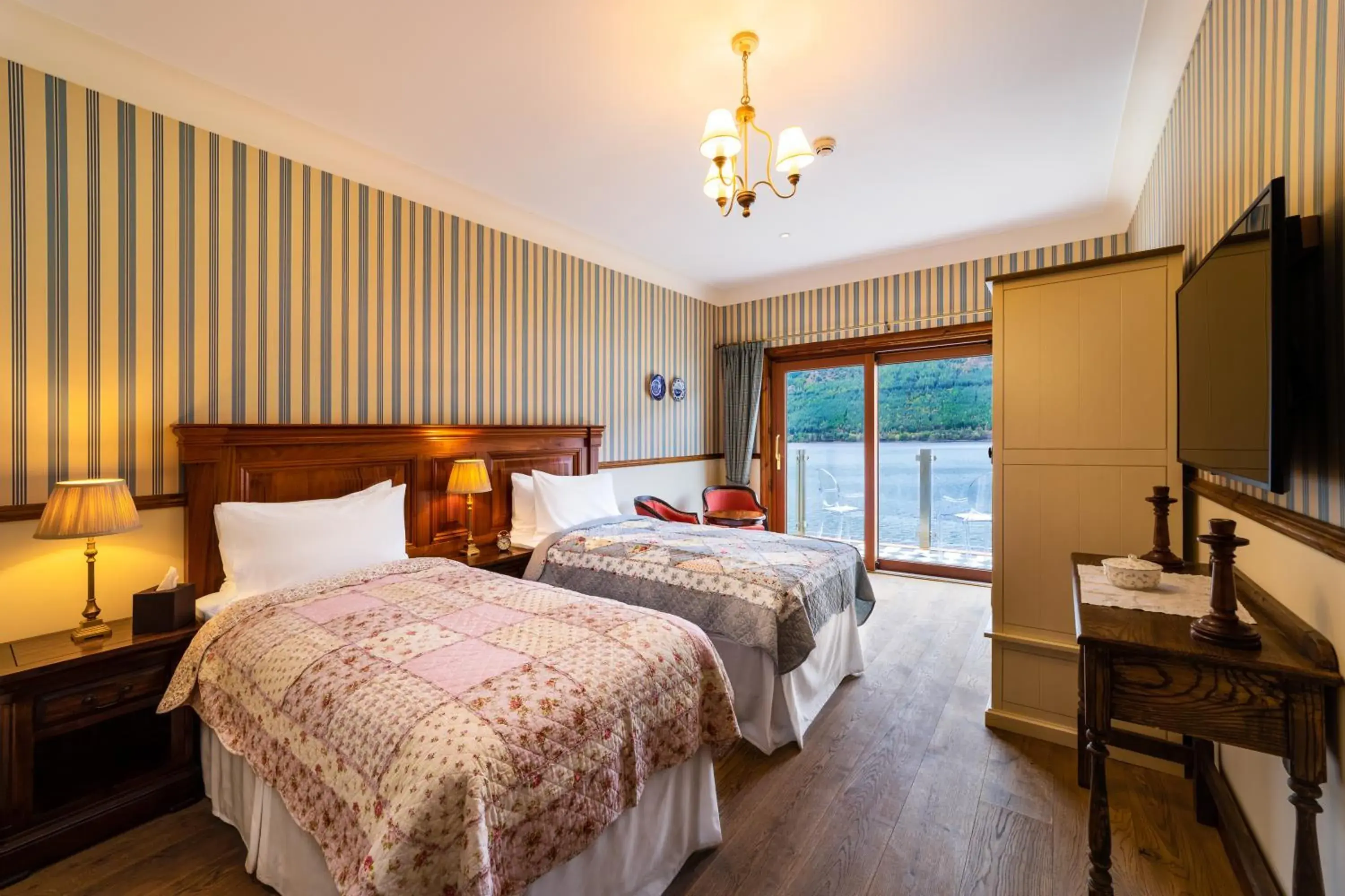 Bed in The Whispering Pine Lodge Bed in The Whispering Pine Lodge