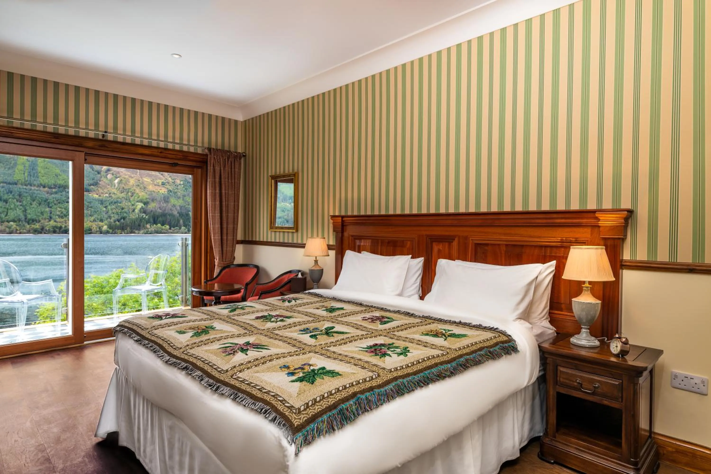 Bed in The Whispering Pine Lodge