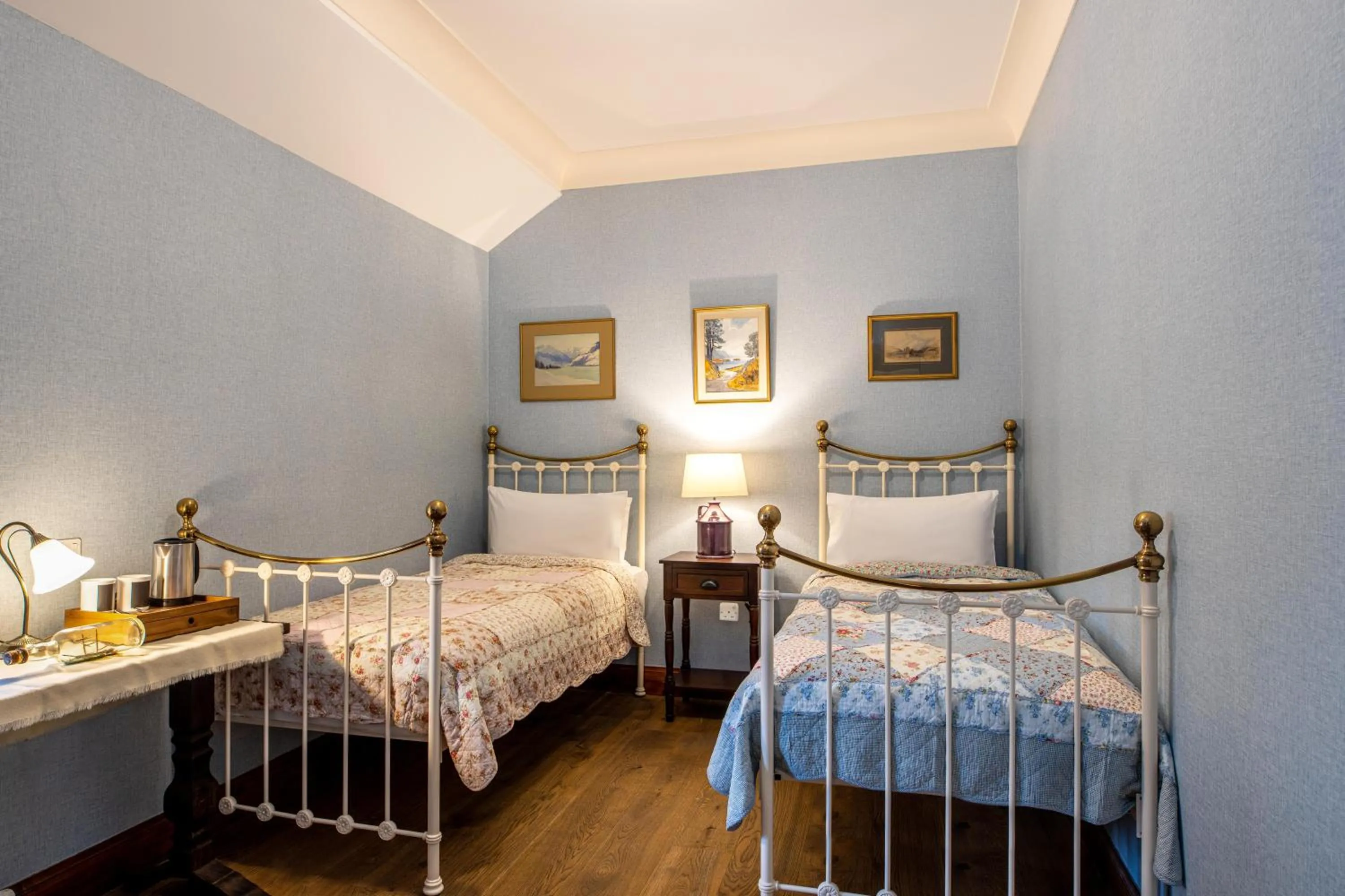 Bed in The Whispering Pine Lodge