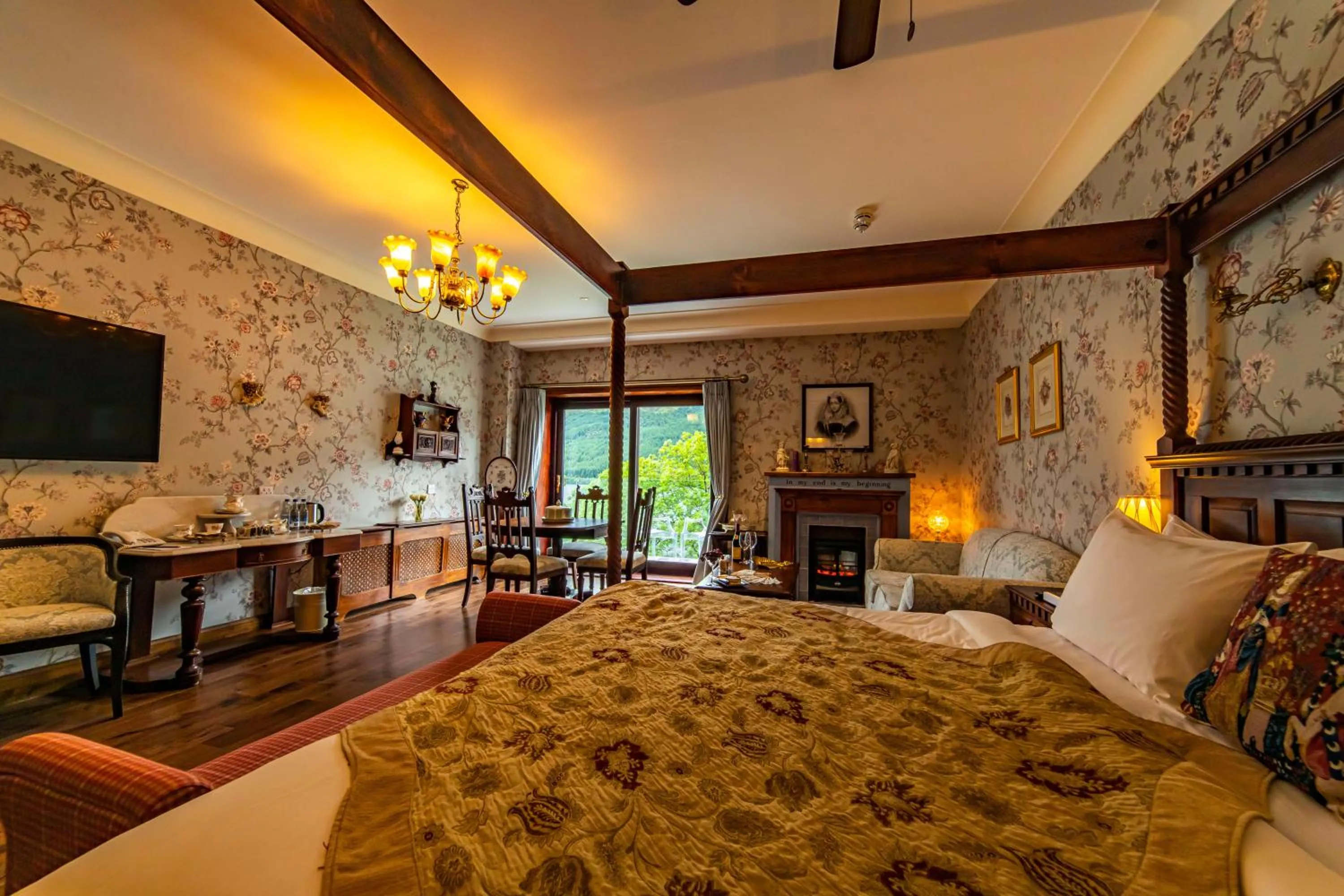 Bed in The Whispering Pine Lodge