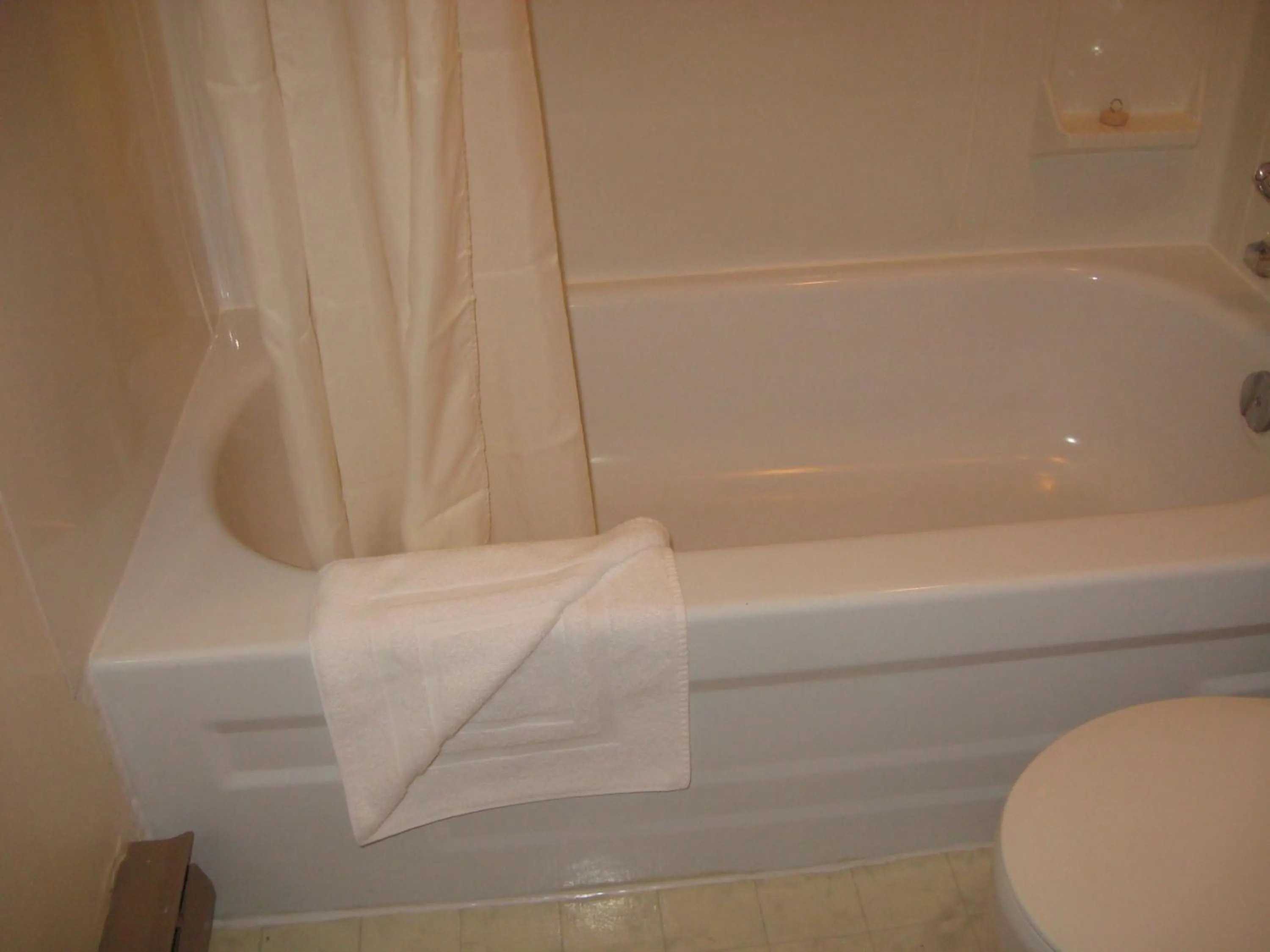 Bathroom in Pals Motel and RV Park