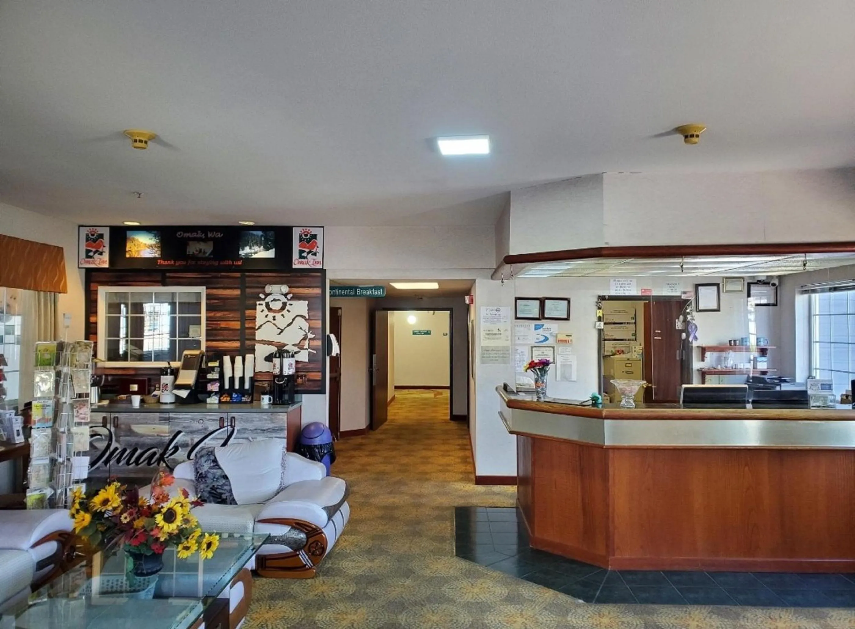 Lobby or reception in Omak Inn