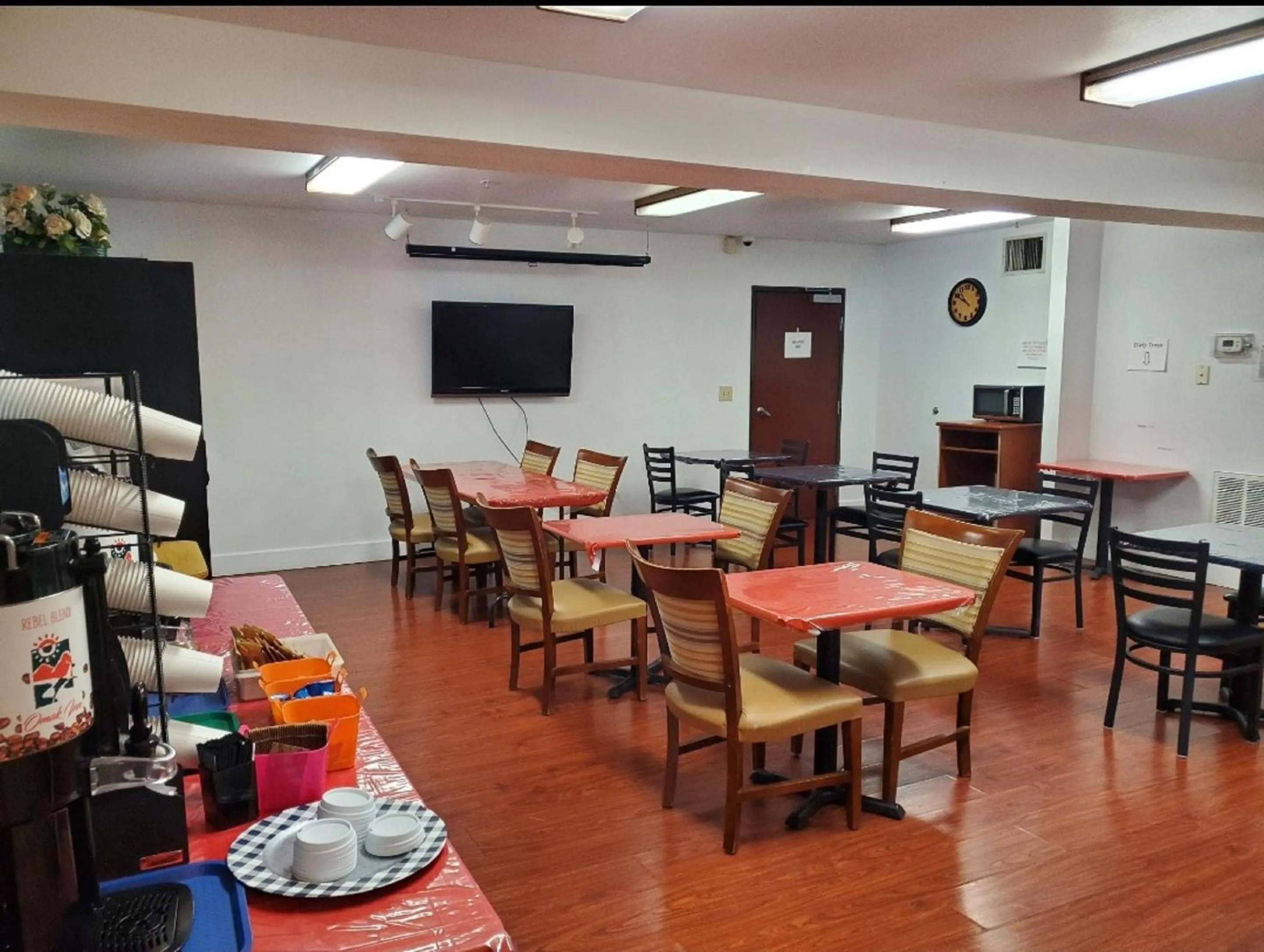 Breakfast in Omak Inn