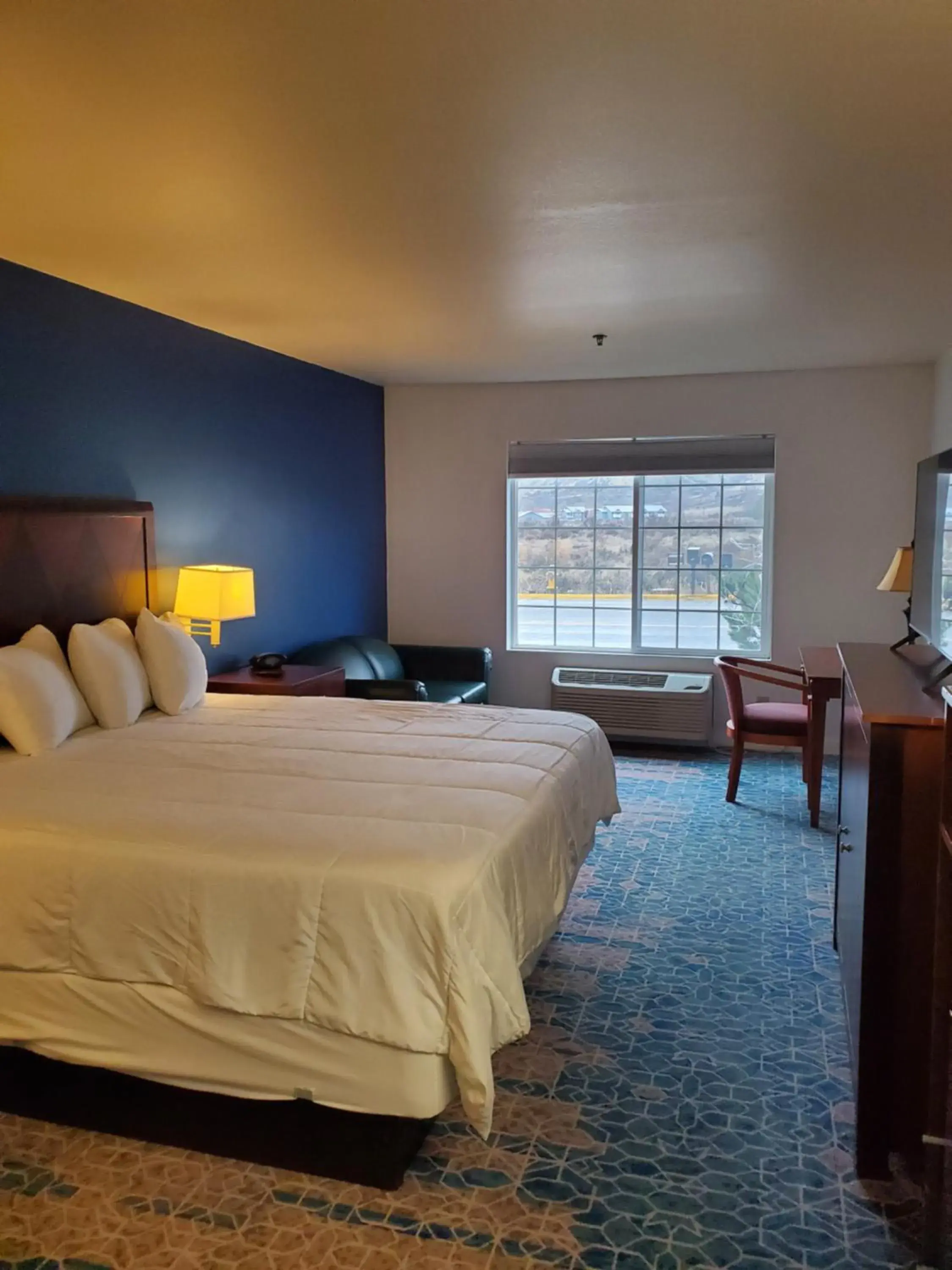 King Room in Omak Inn King Room in Omak Inn