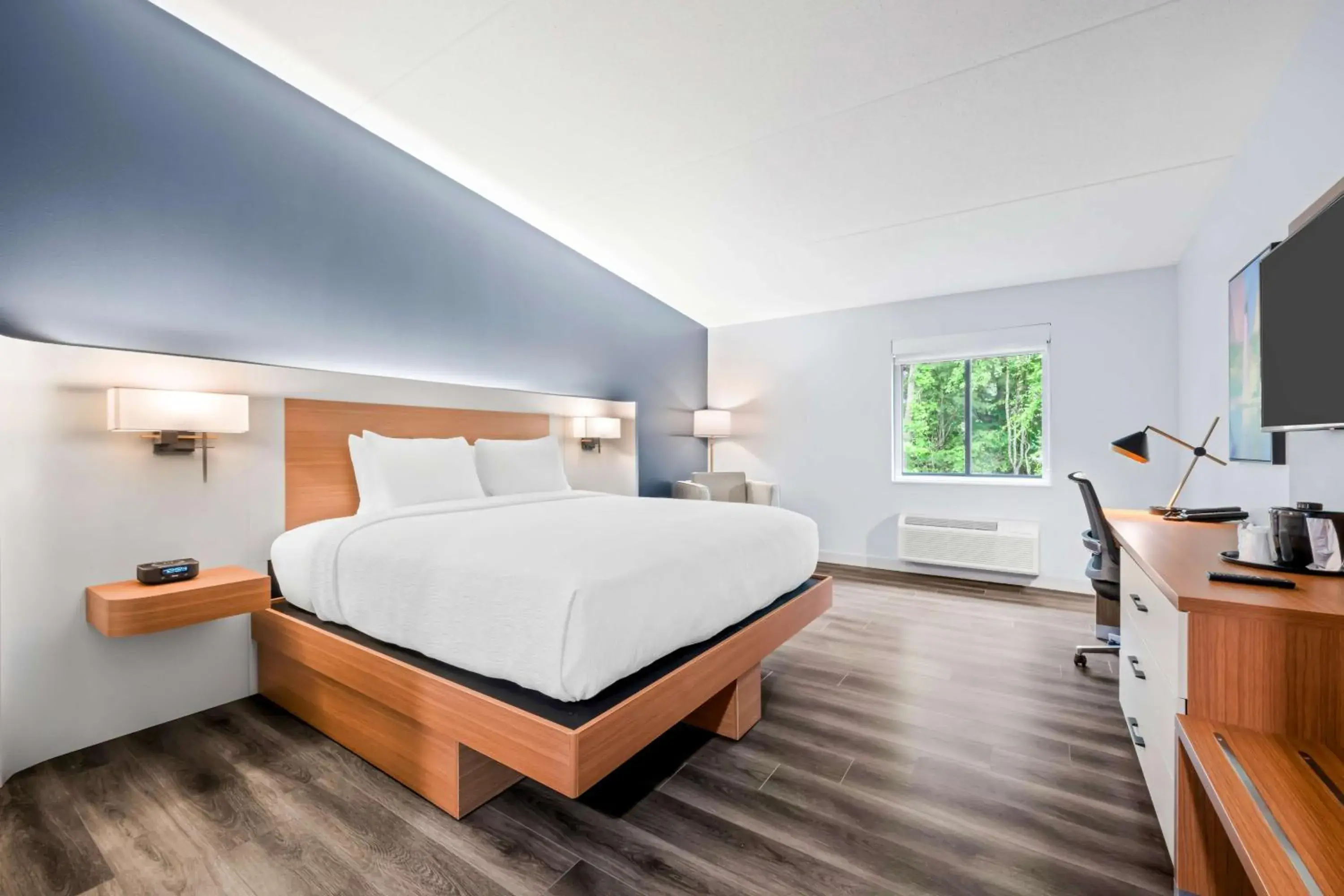 Bedroom, Bed in Best Western Niantic - New London, Mystic Area Bedroom, Bed in Best Western Niantic - New London, Mystic Area