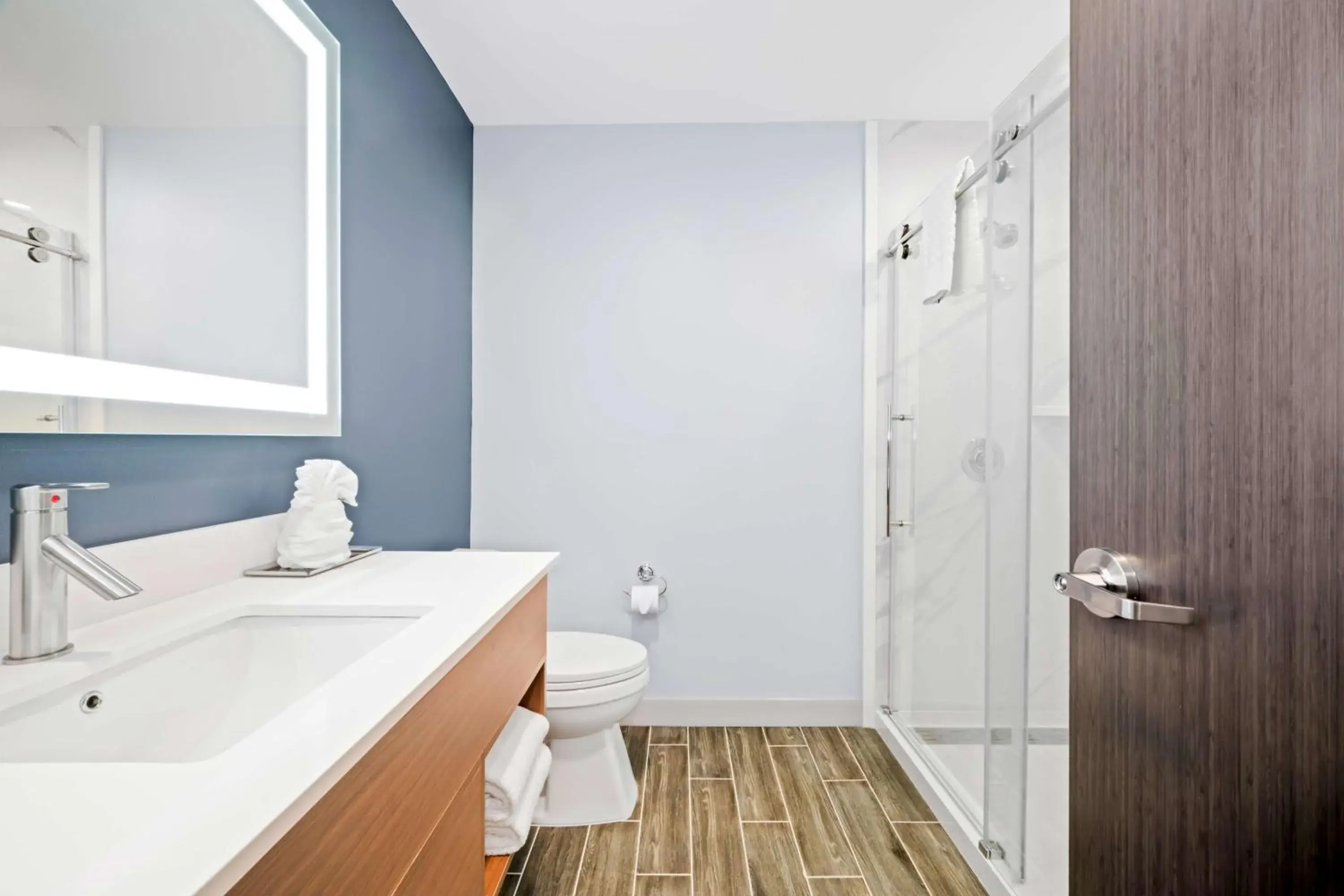 Bathroom in Best Western Niantic - New London, Mystic Area Bathroom in Best Western Niantic - New London, Mystic Area