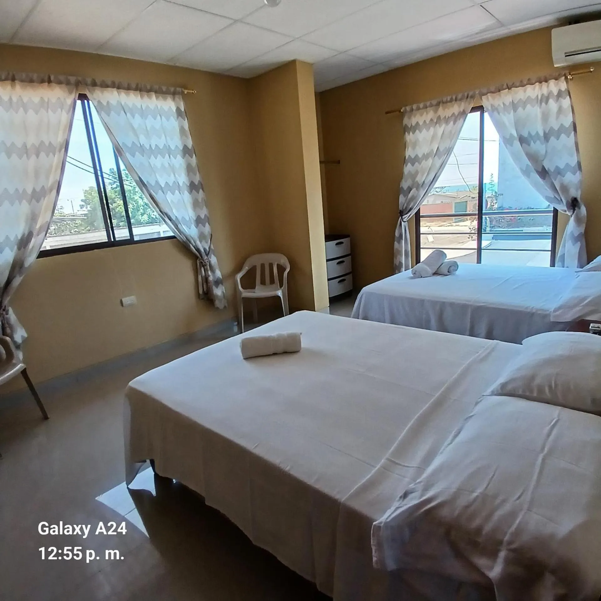 Bedroom, Bed in Suites Sonikikos