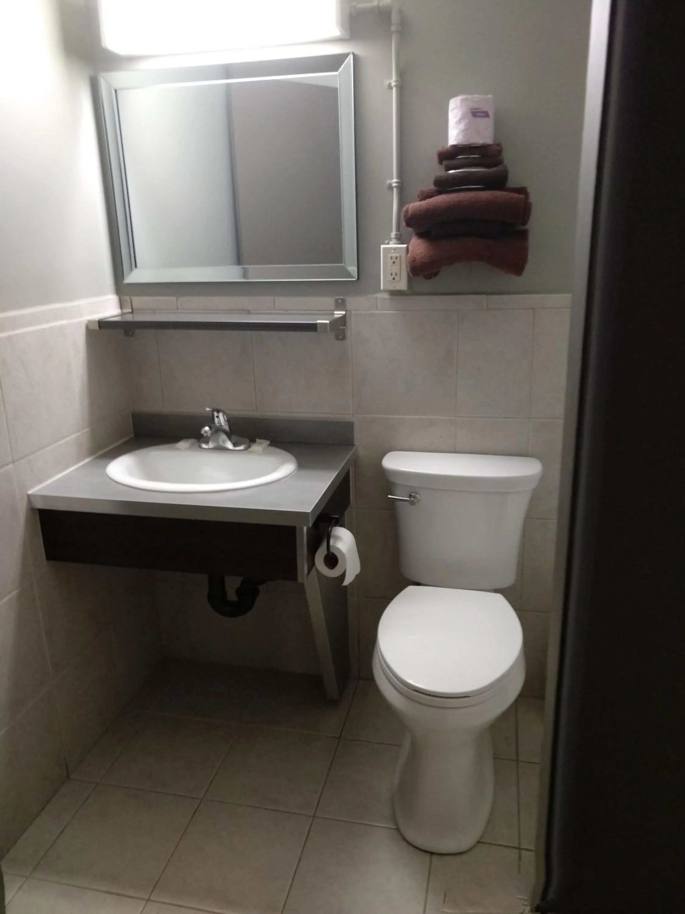 Bathroom in Park Lane Motor Hotel Medicine Hat