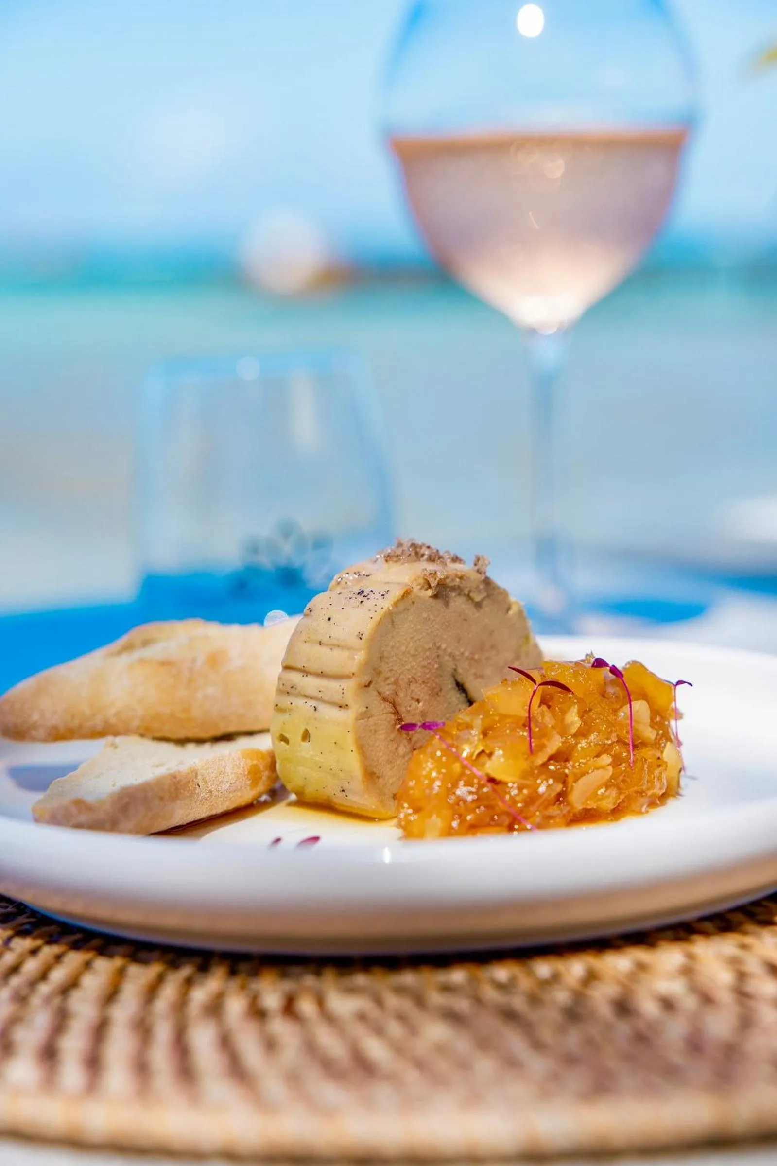 Food and drinks in Opoa Beach Hotel