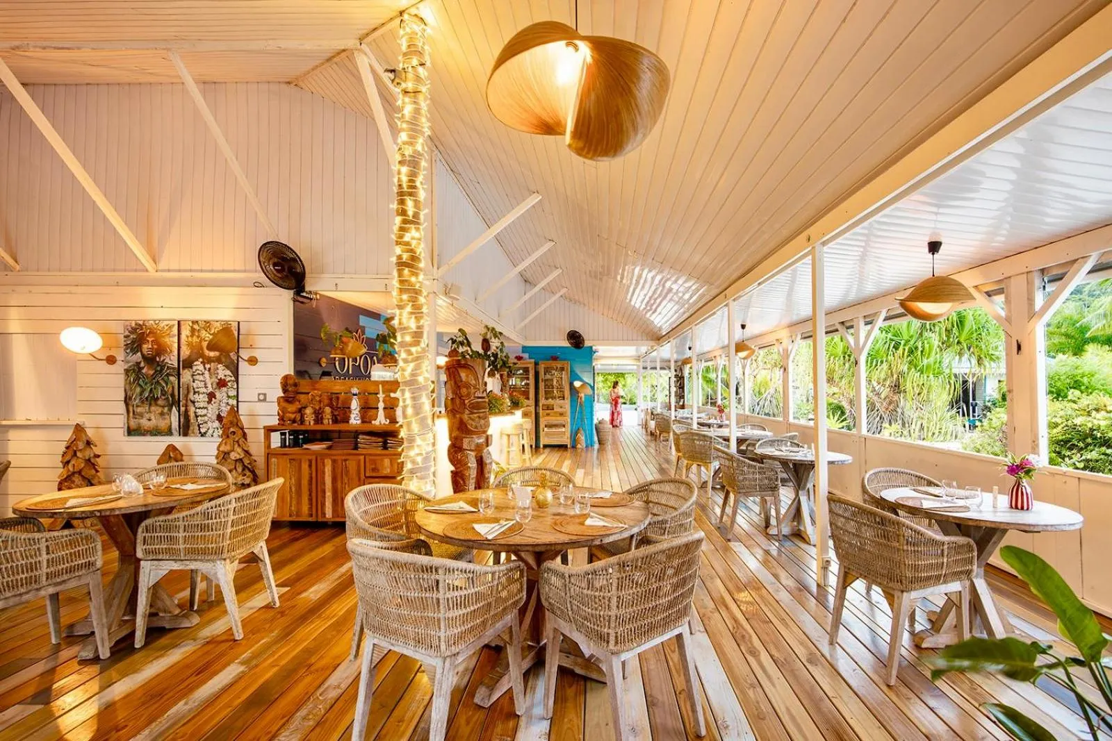 Restaurant/places to eat in Opoa Beach Hotel