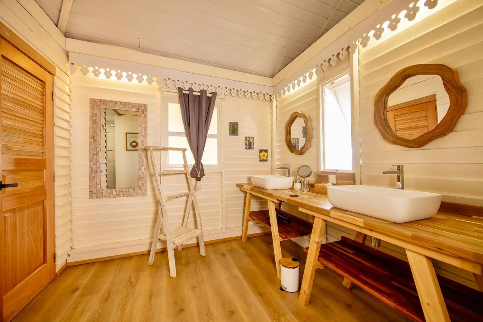 Bathroom in Opoa Beach Hotel