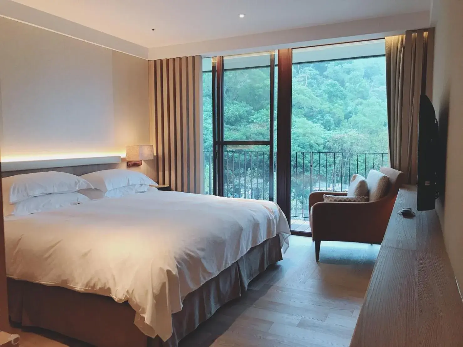 Mountain view, Bed in Hotel Royal Chiao Hsi Mountain view, Bed in Hotel Royal Chiao Hsi
