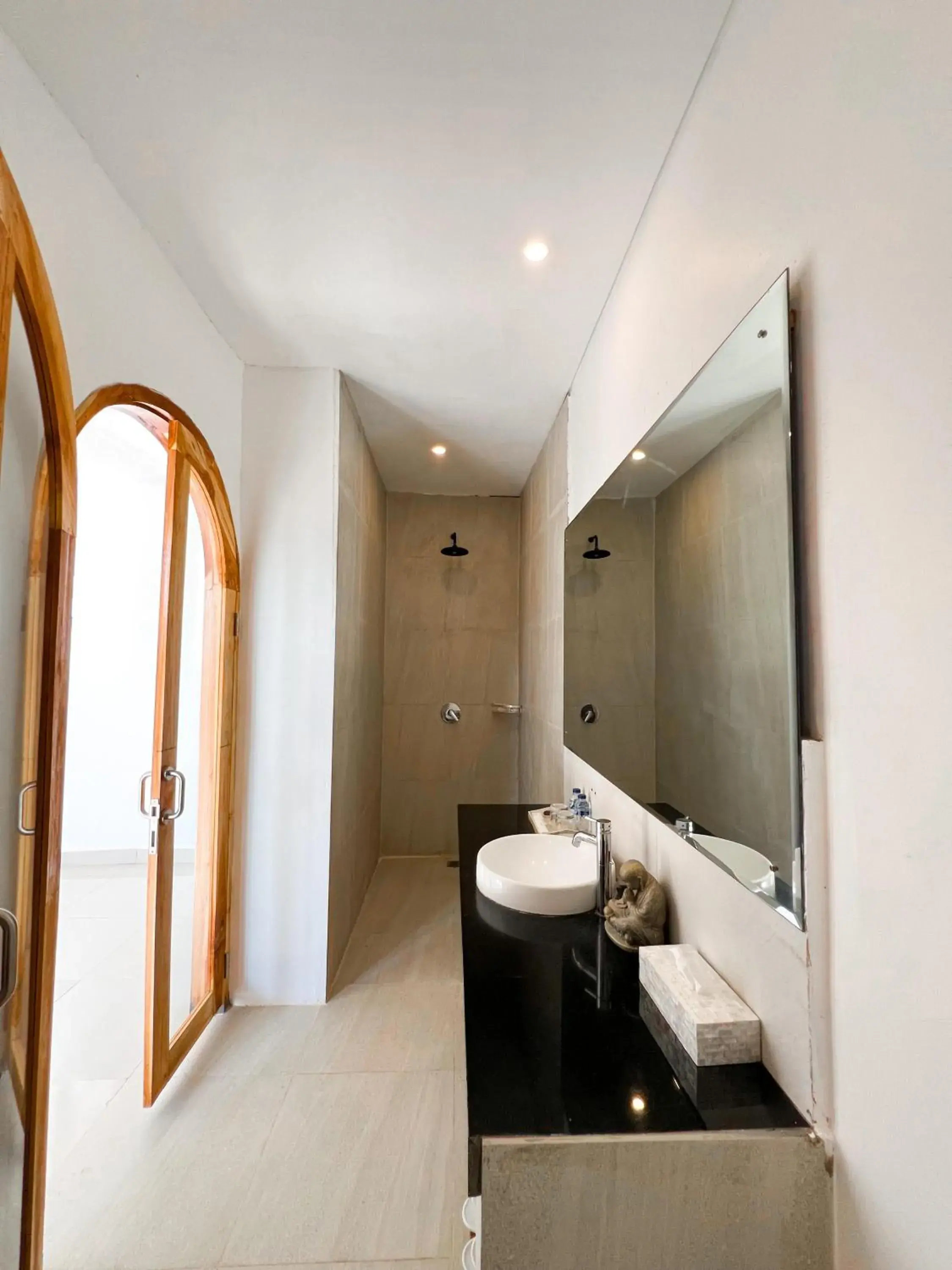 Shower in Apple Villas & Apartments Shower in Apple Villas & Apartments