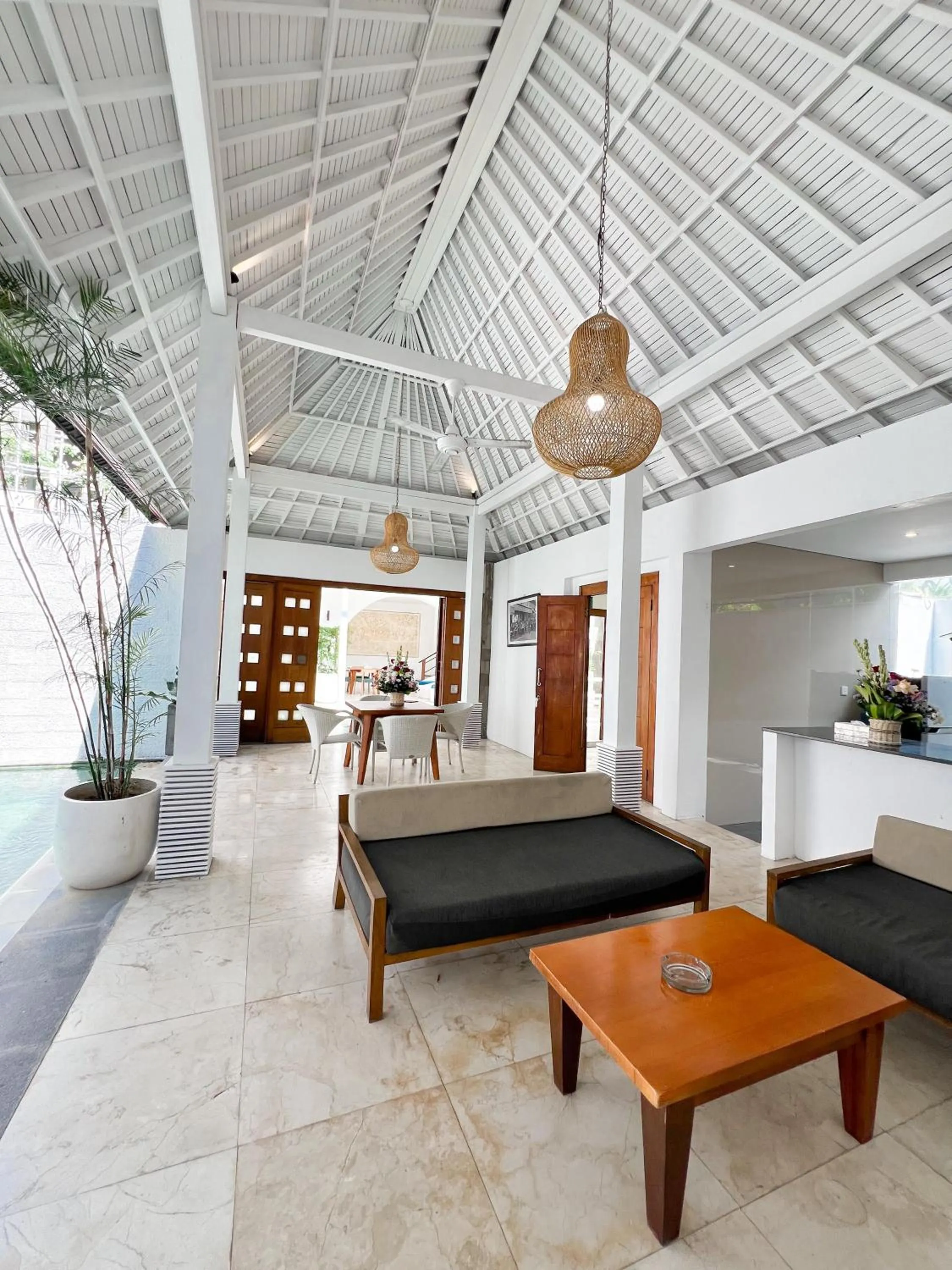 Living room in Apple Villas & Apartments