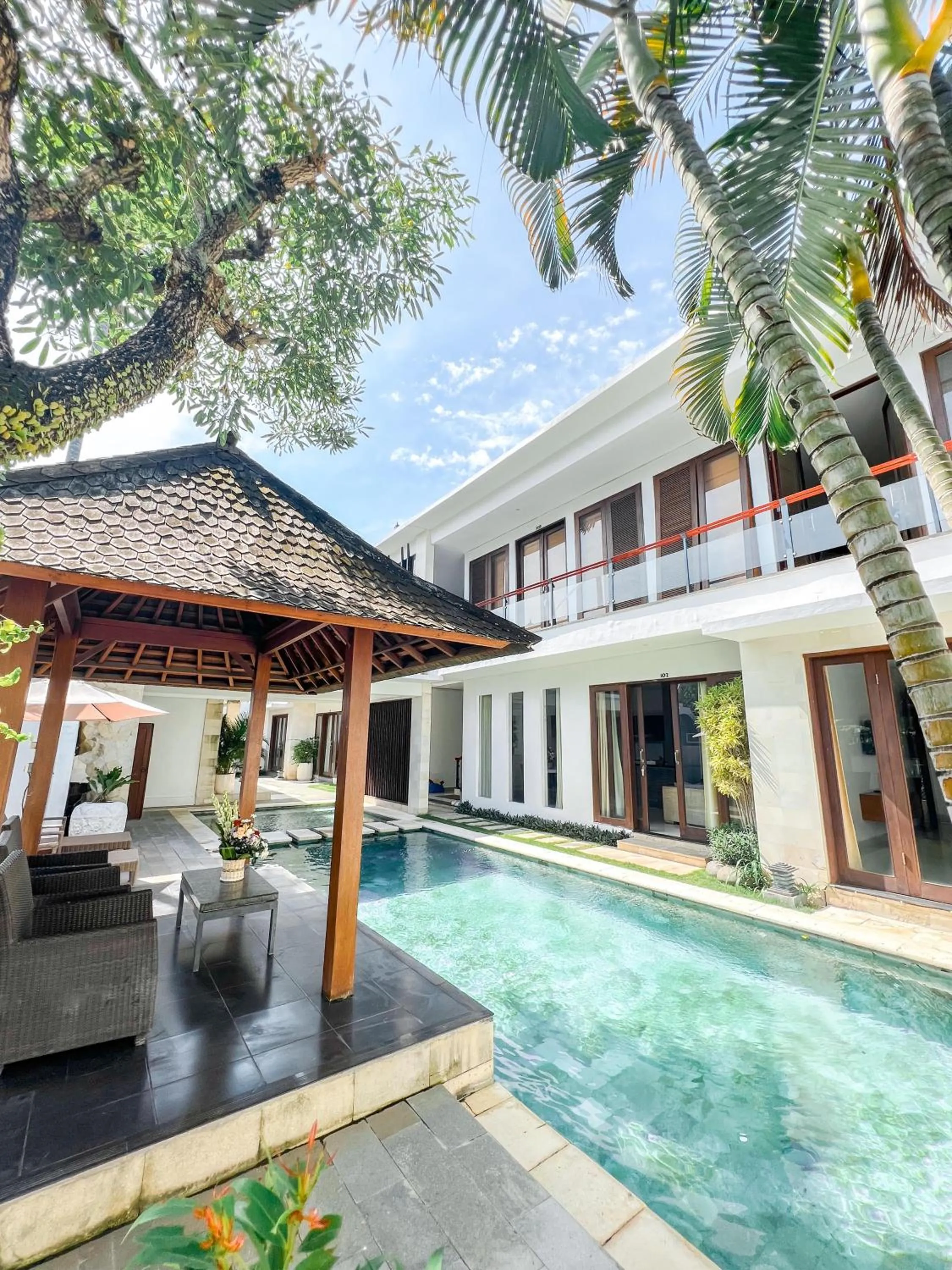 Pool view in Apple Villas & Apartments