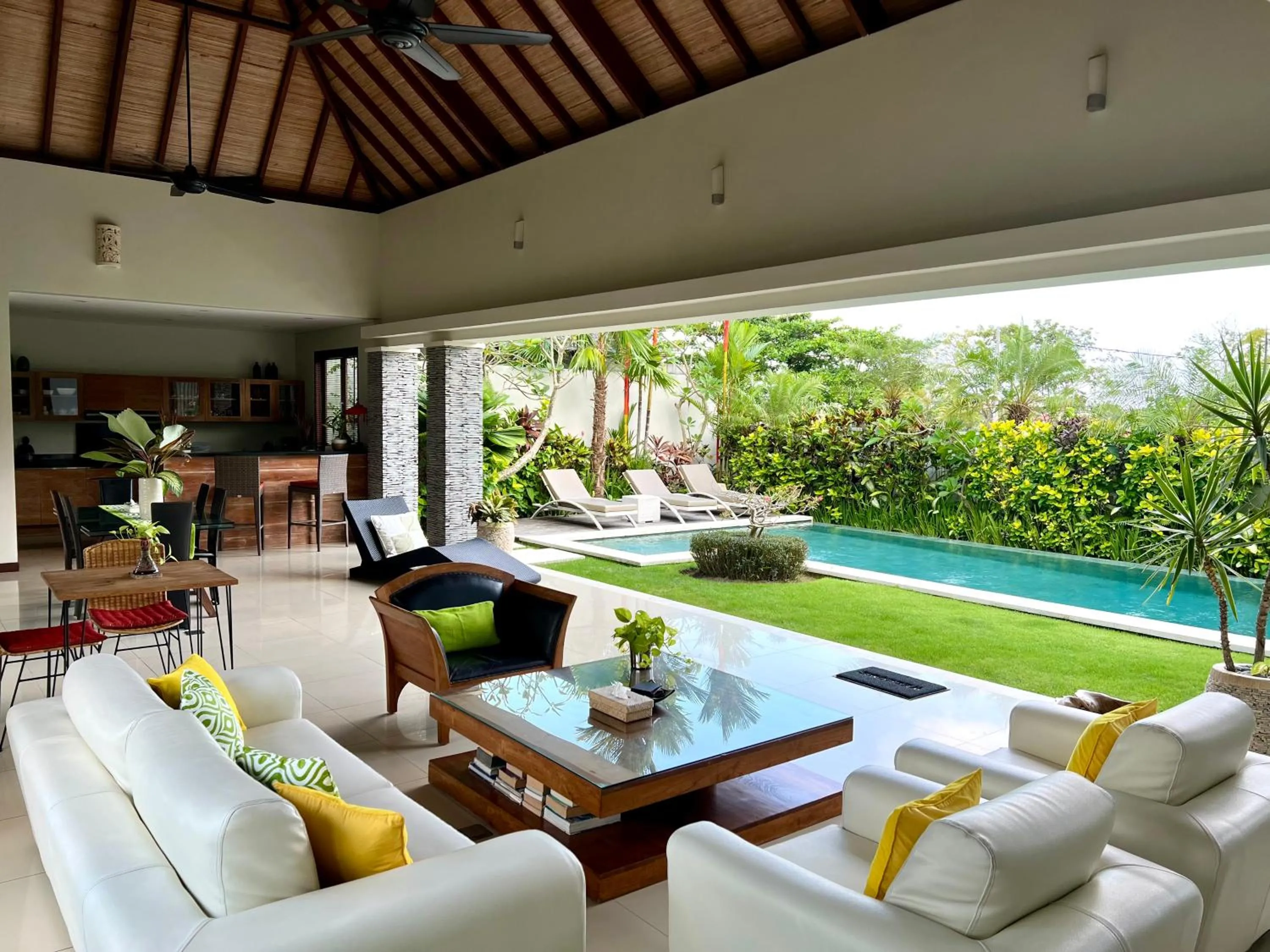 Living room in Oshan Villas Bali