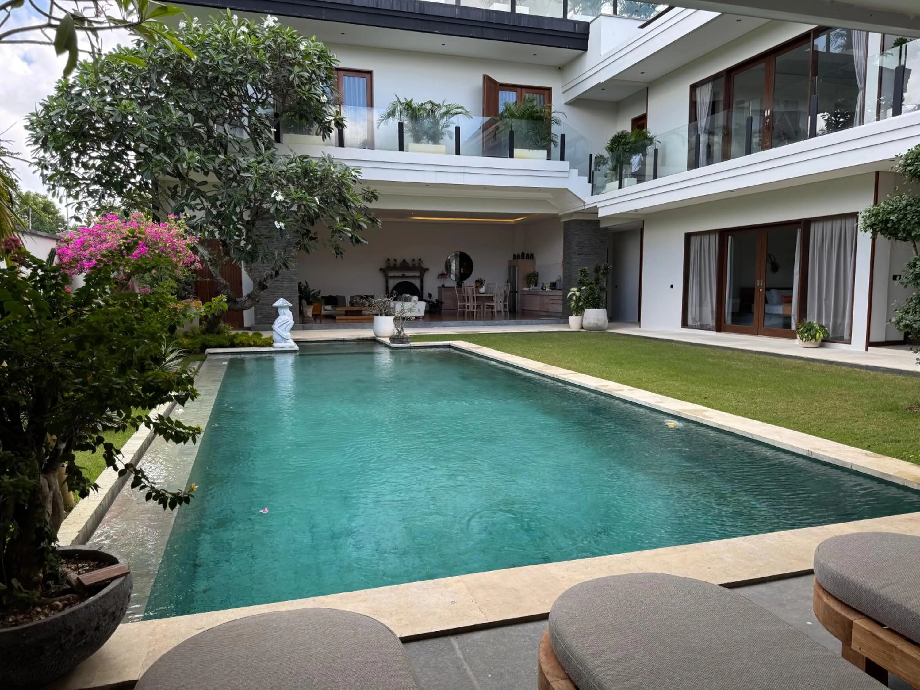 Swimming pool in Oshan Villas Bali