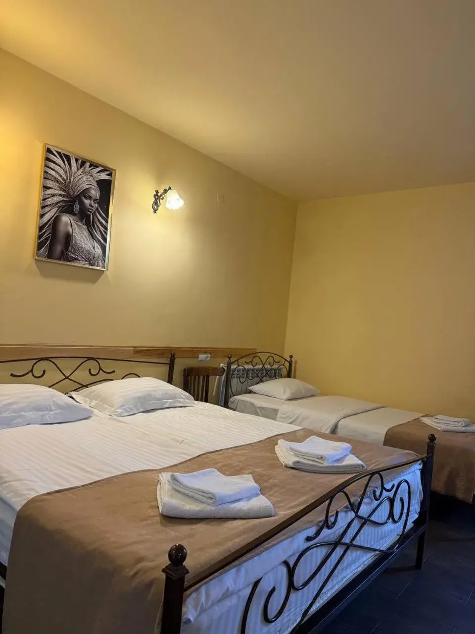 Standard Triple Room - single occupancy in Yeghevnut Hotel Standard Triple Room - single occupancy in Yeghevnut Hotel