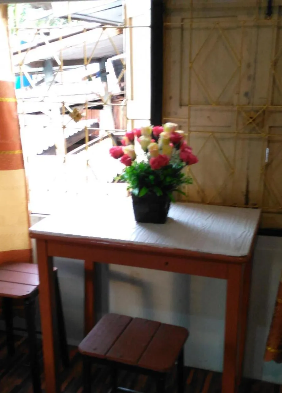 Photo of the whole room in The Kong