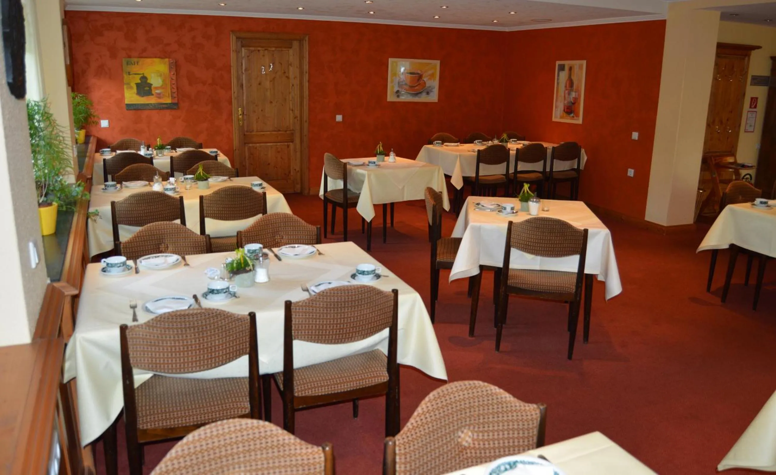 Restaurant/places to eat in Hotel Haus Rameil