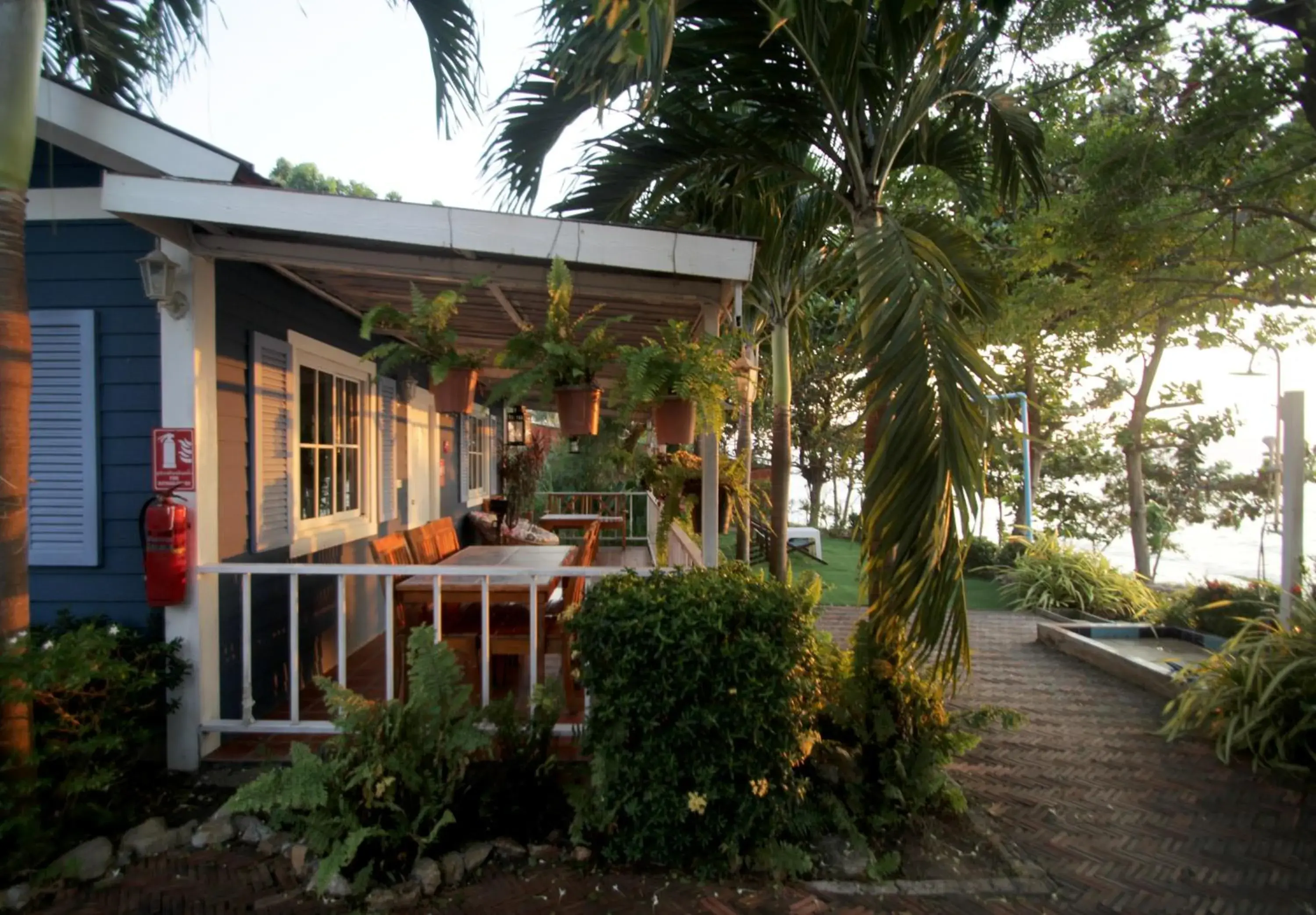 Property building in Pattaya Paradise Beach Resort Property building in Pattaya Paradise Beach Resort