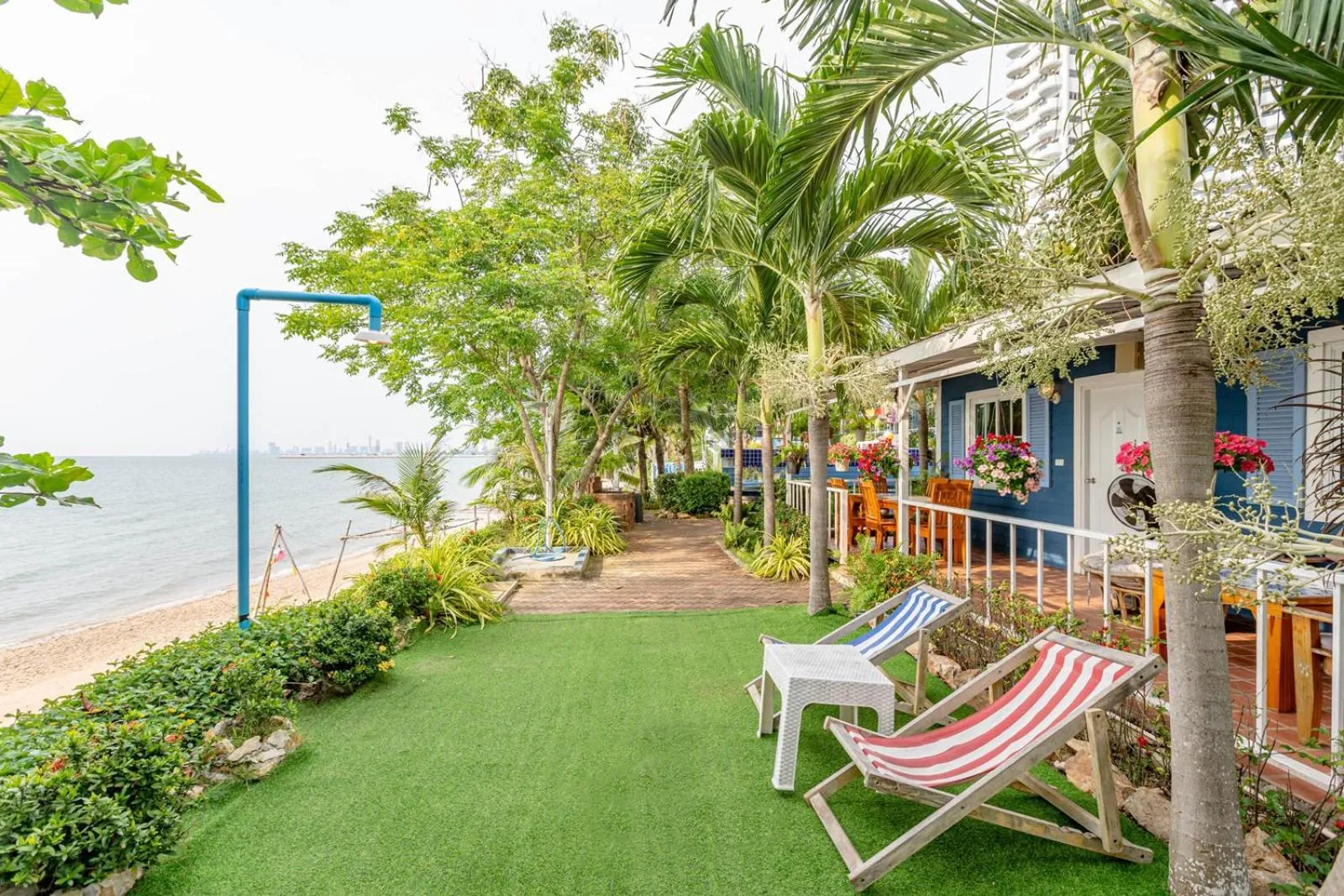 Property building in Pattaya Paradise Beach Resort