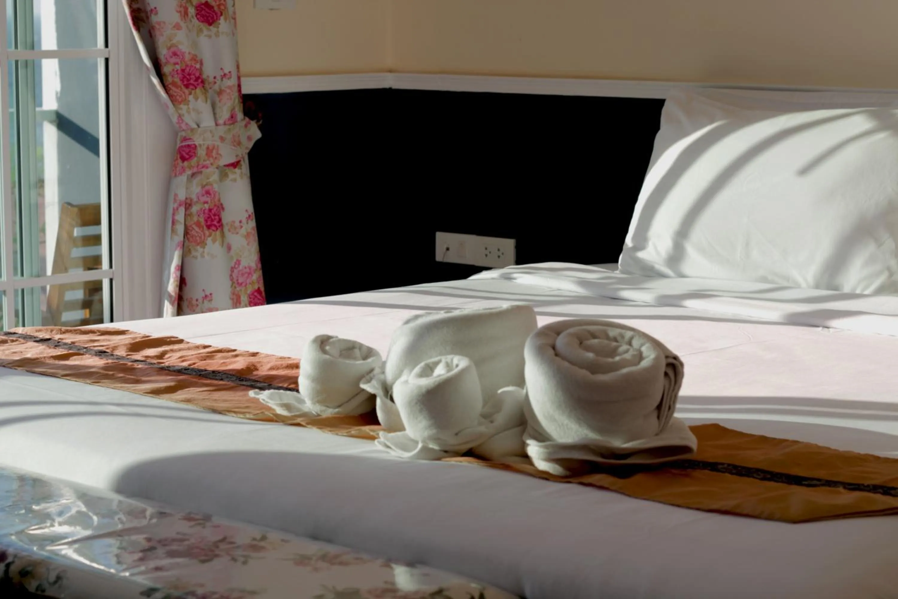 Bed in Pattaya Paradise Beach Resort