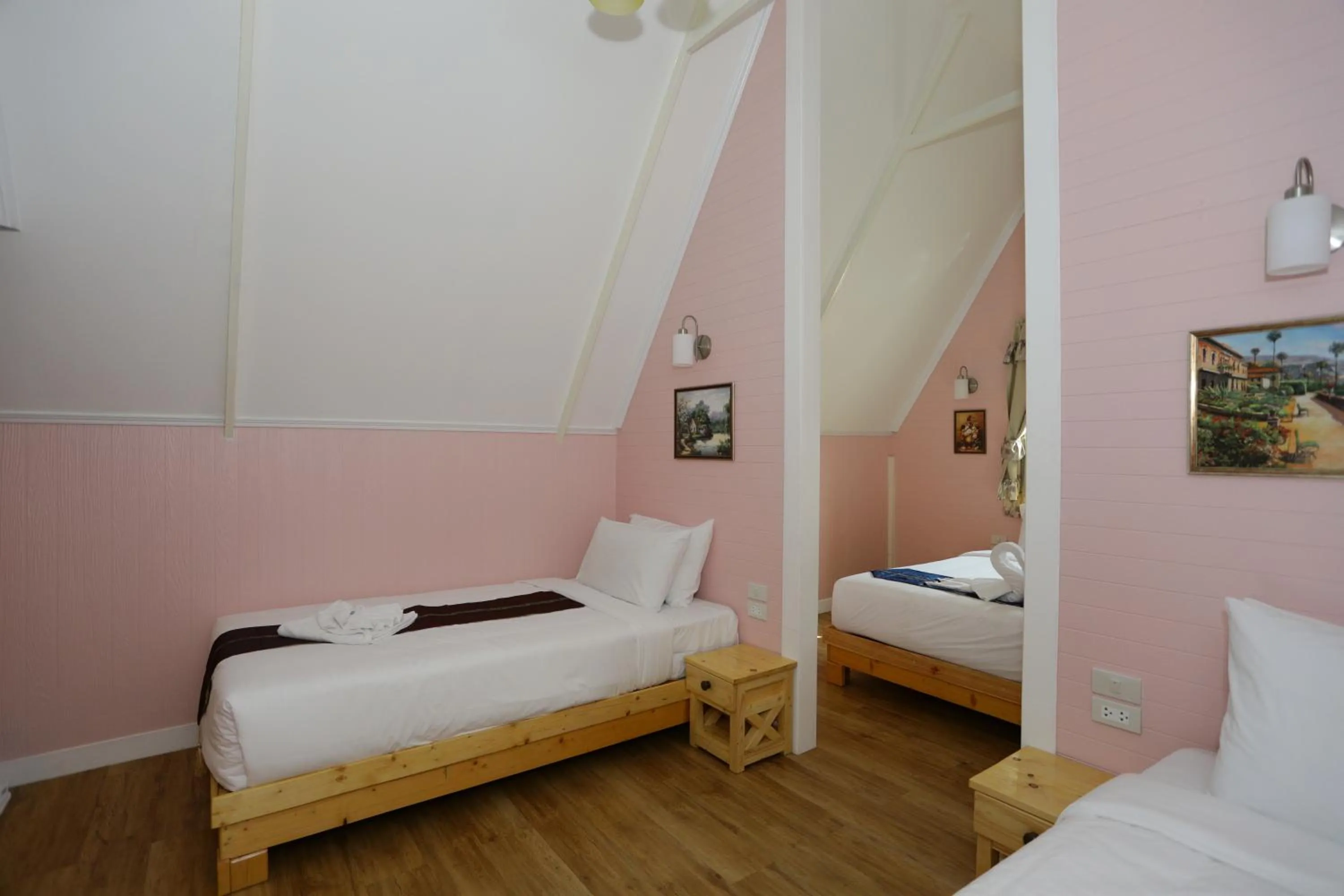 Bed in Pattaya Paradise Beach Resort