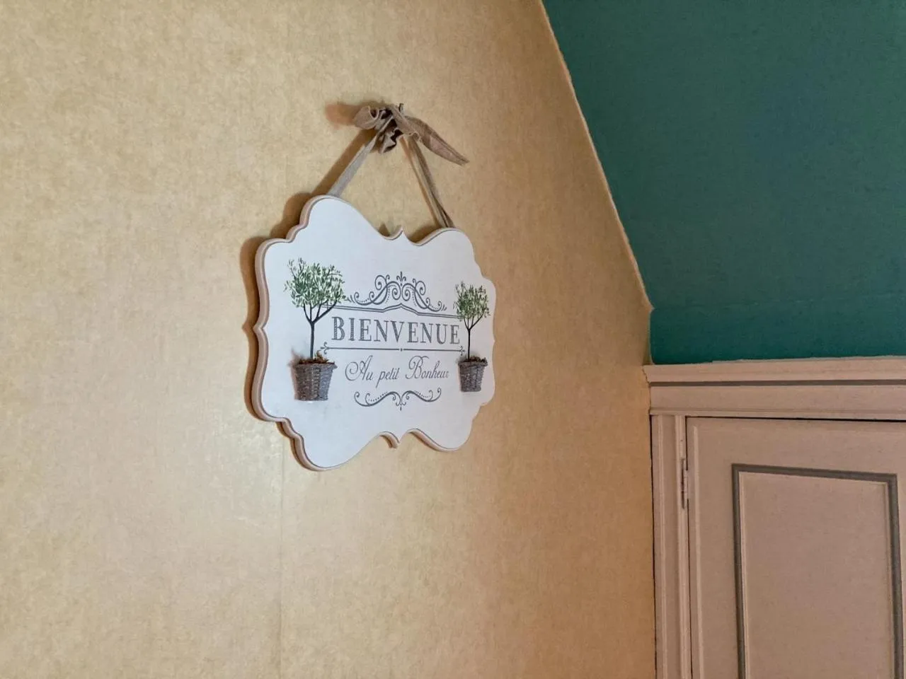 Decorative detail in B&B El Tyu