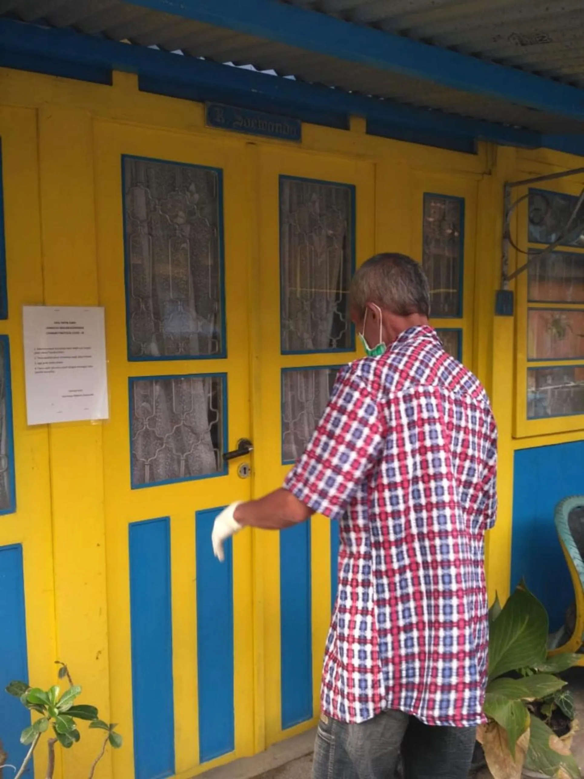 Staff in Homestay Ndalem Soewondo