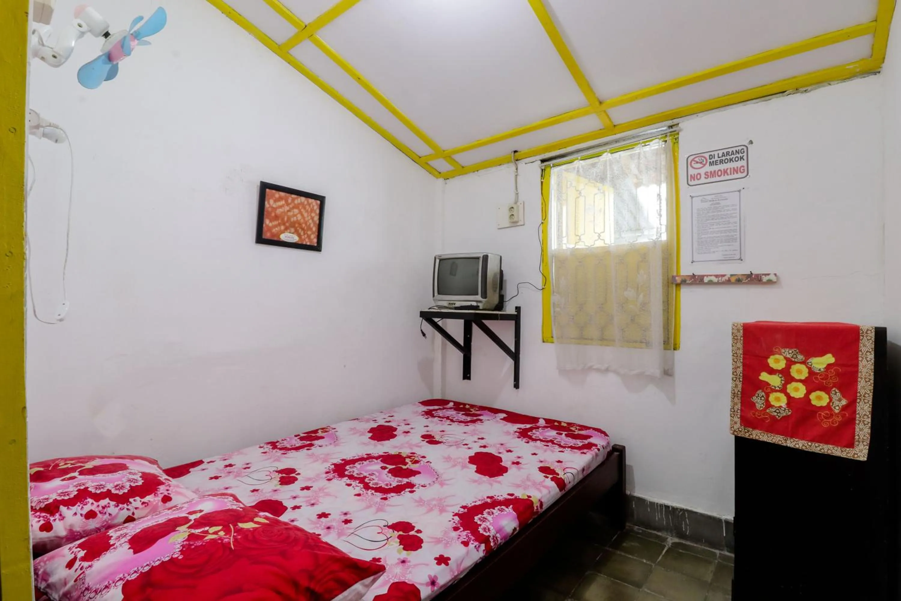 Bedroom, Bed in Homestay Ndalem Soewondo