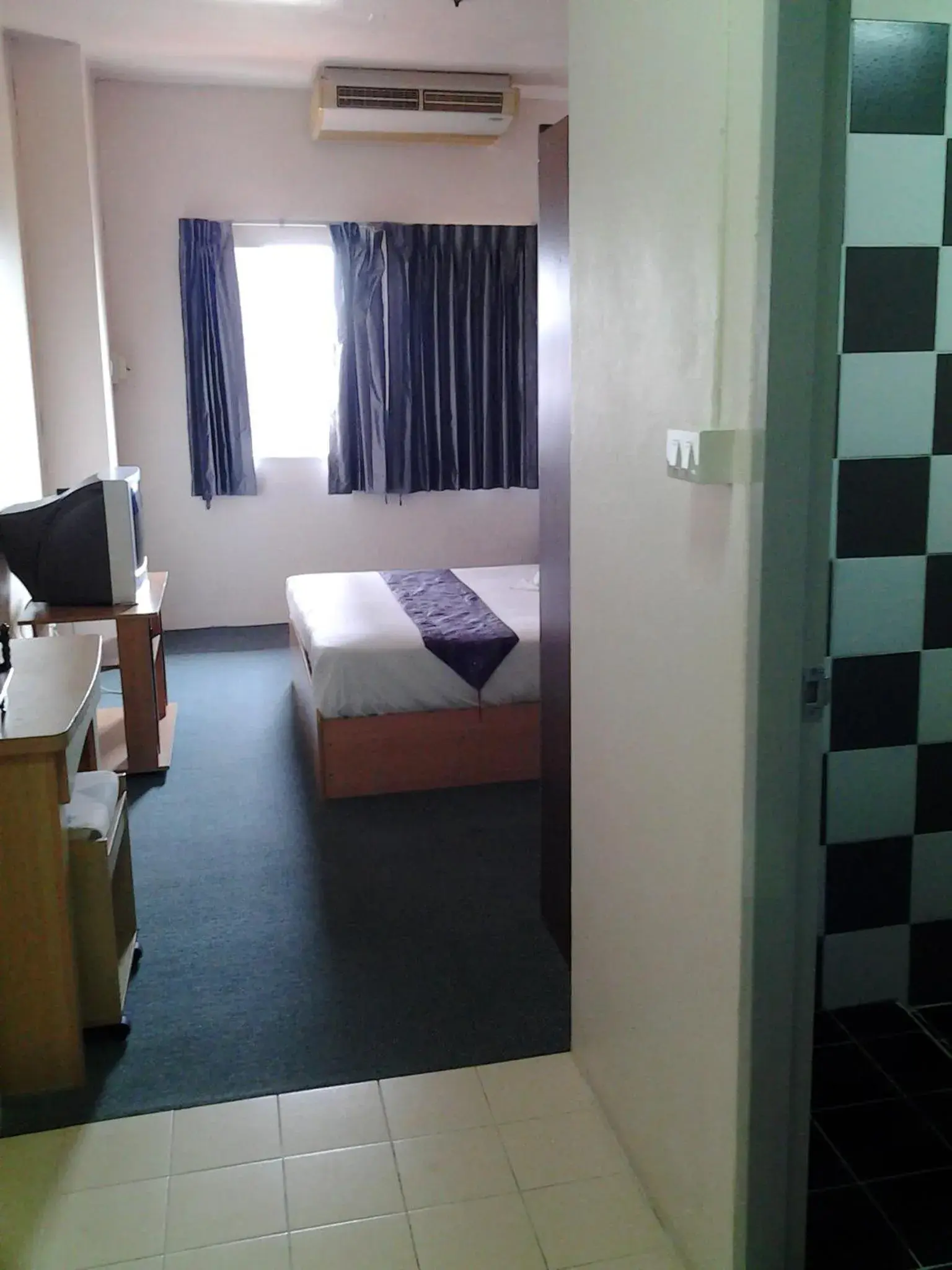 Day, Bed in King Royal 2 Day, Bed in King Royal 2