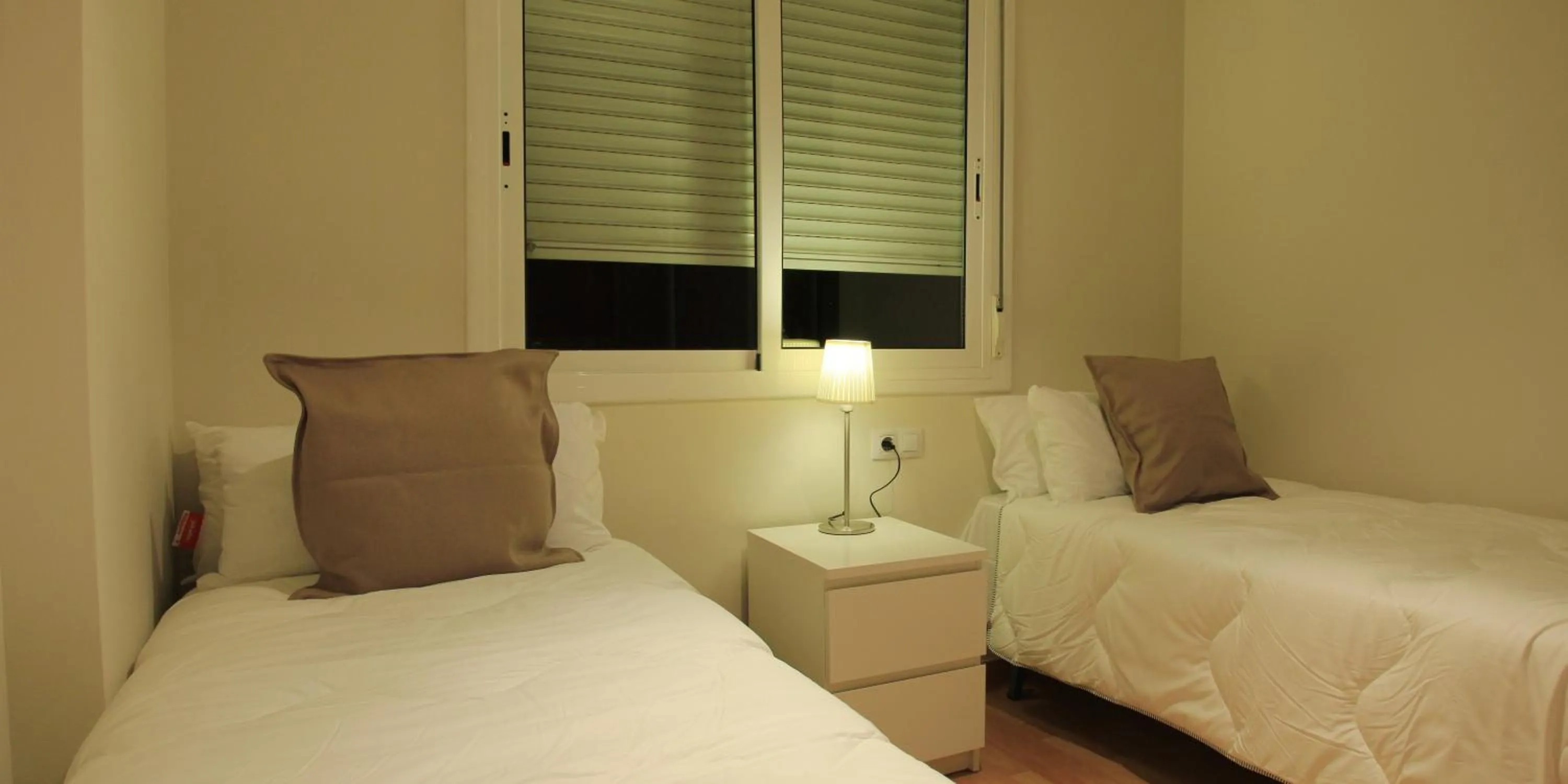 Bedroom, Bed in Alguera Apartments Industria
