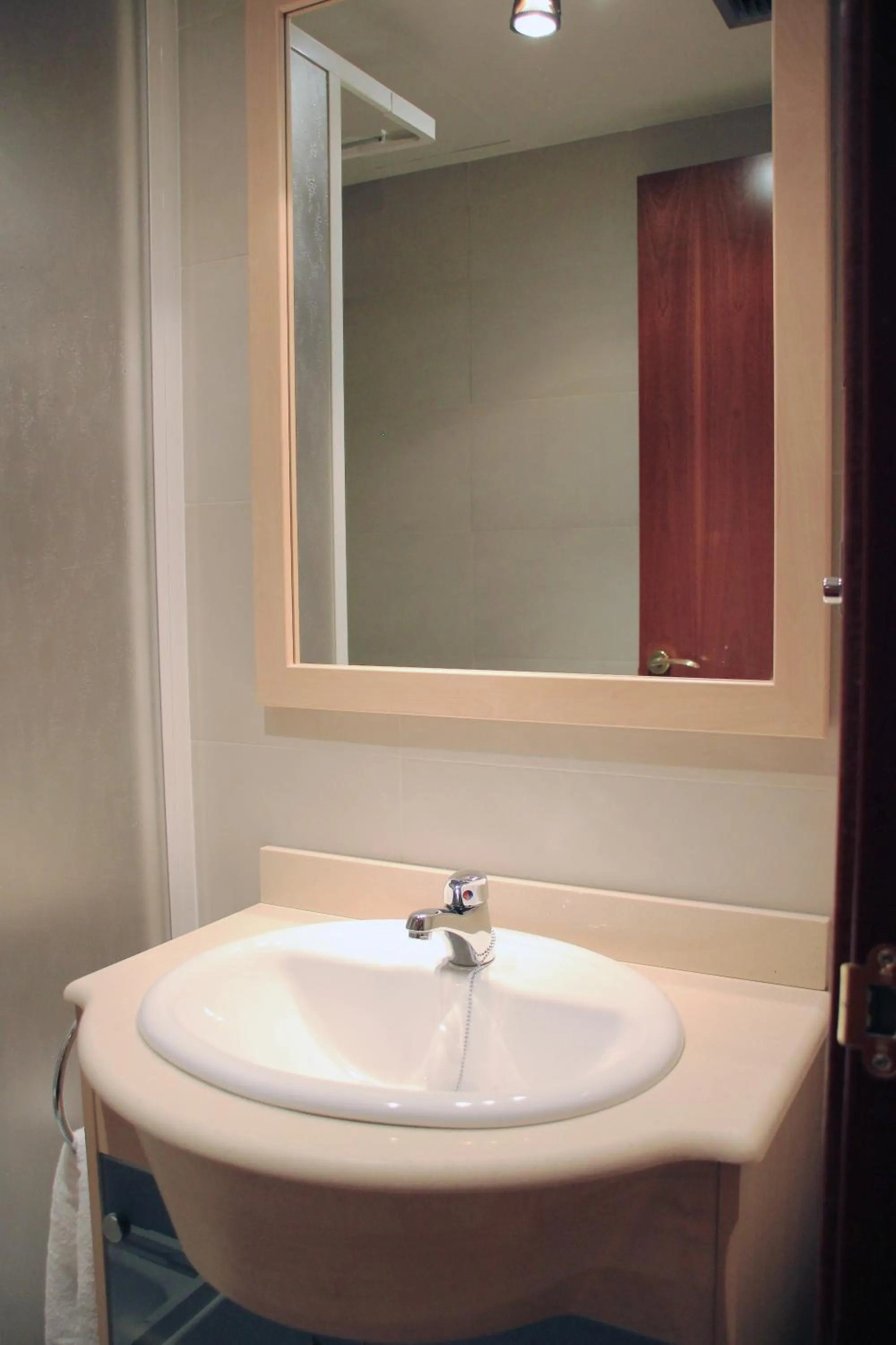 Bathroom in Alguera Apartments Industria