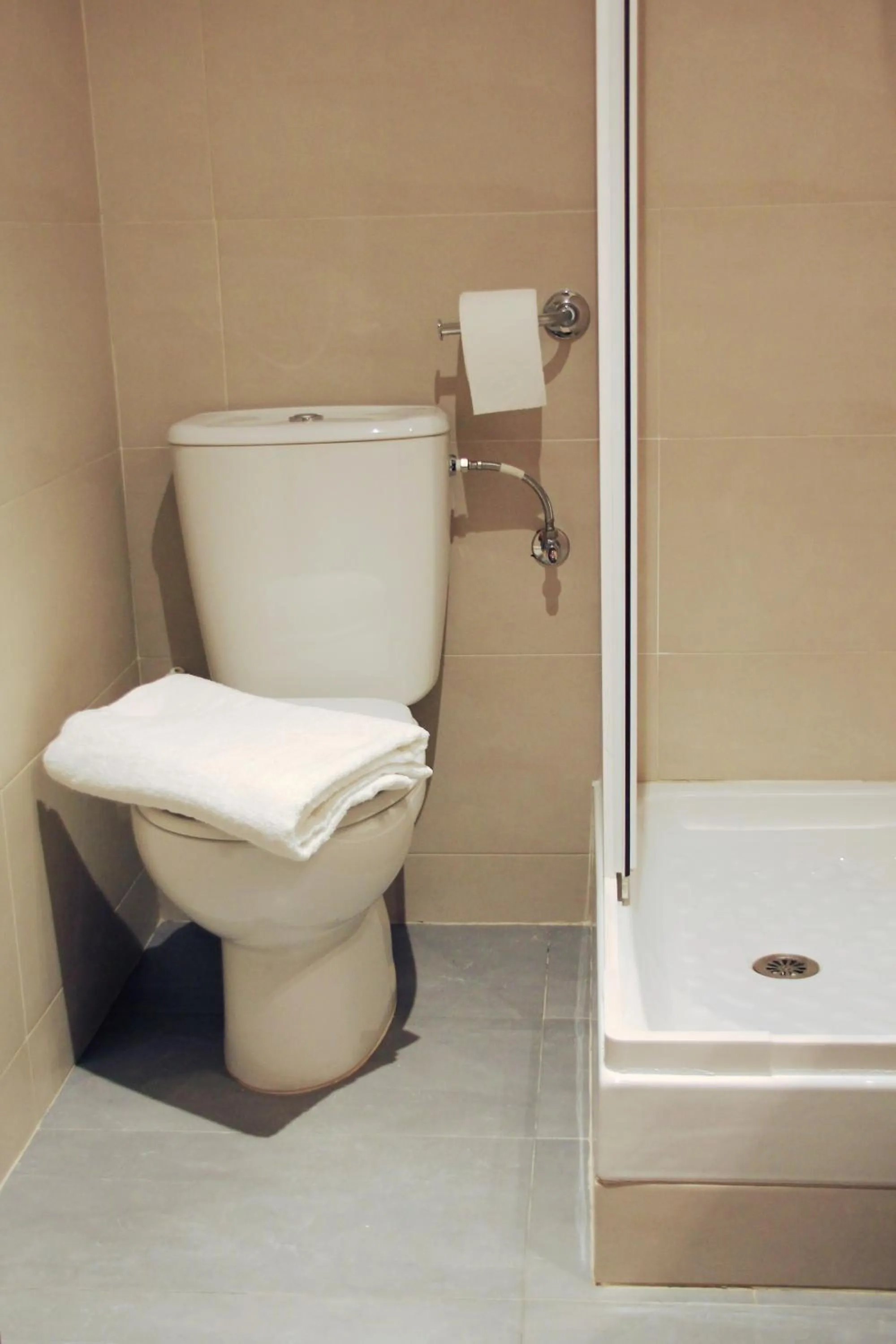 Bathroom in Alguera Apartments Industria