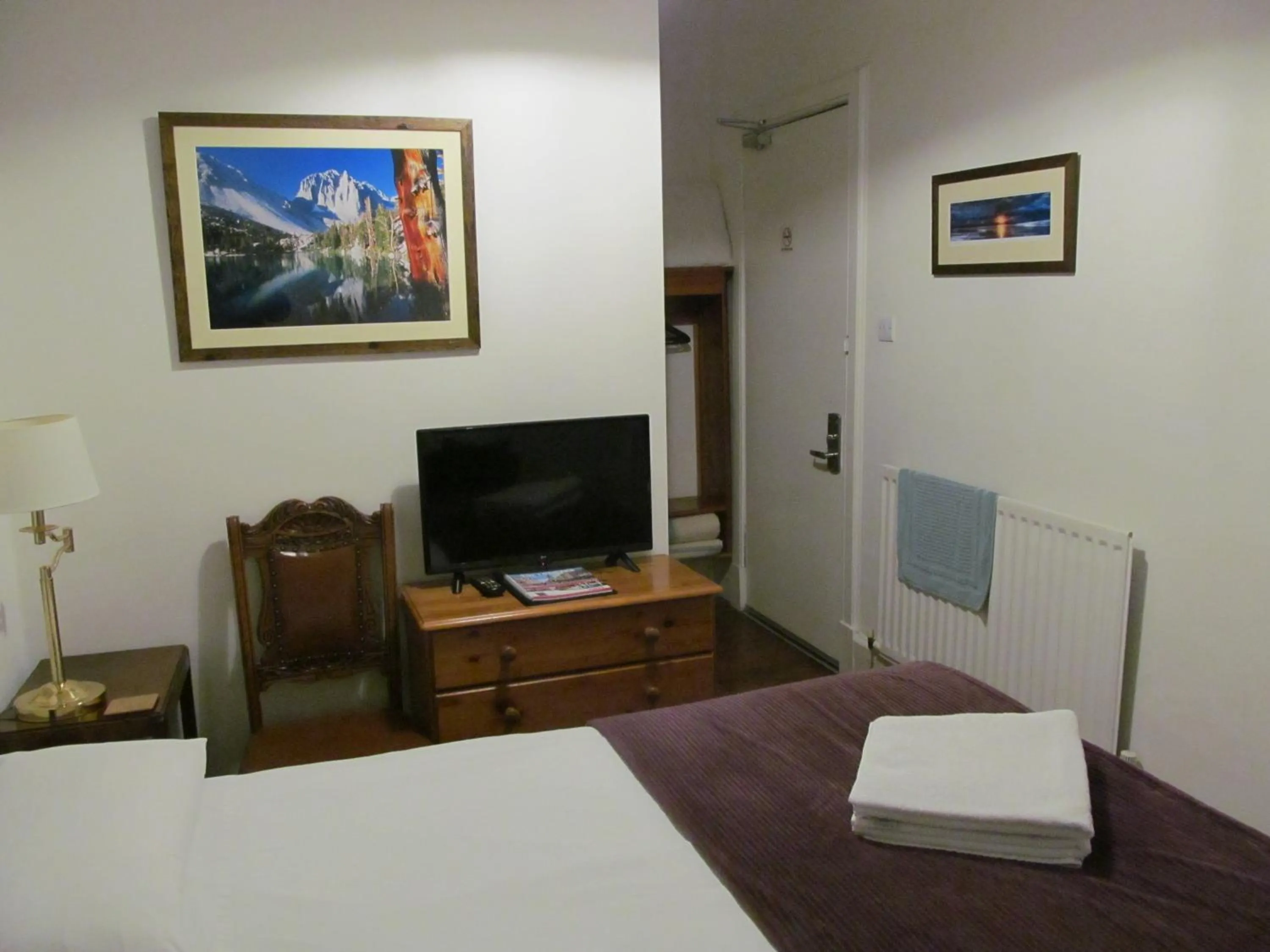 Bedroom, Bed in Lantern Guest House