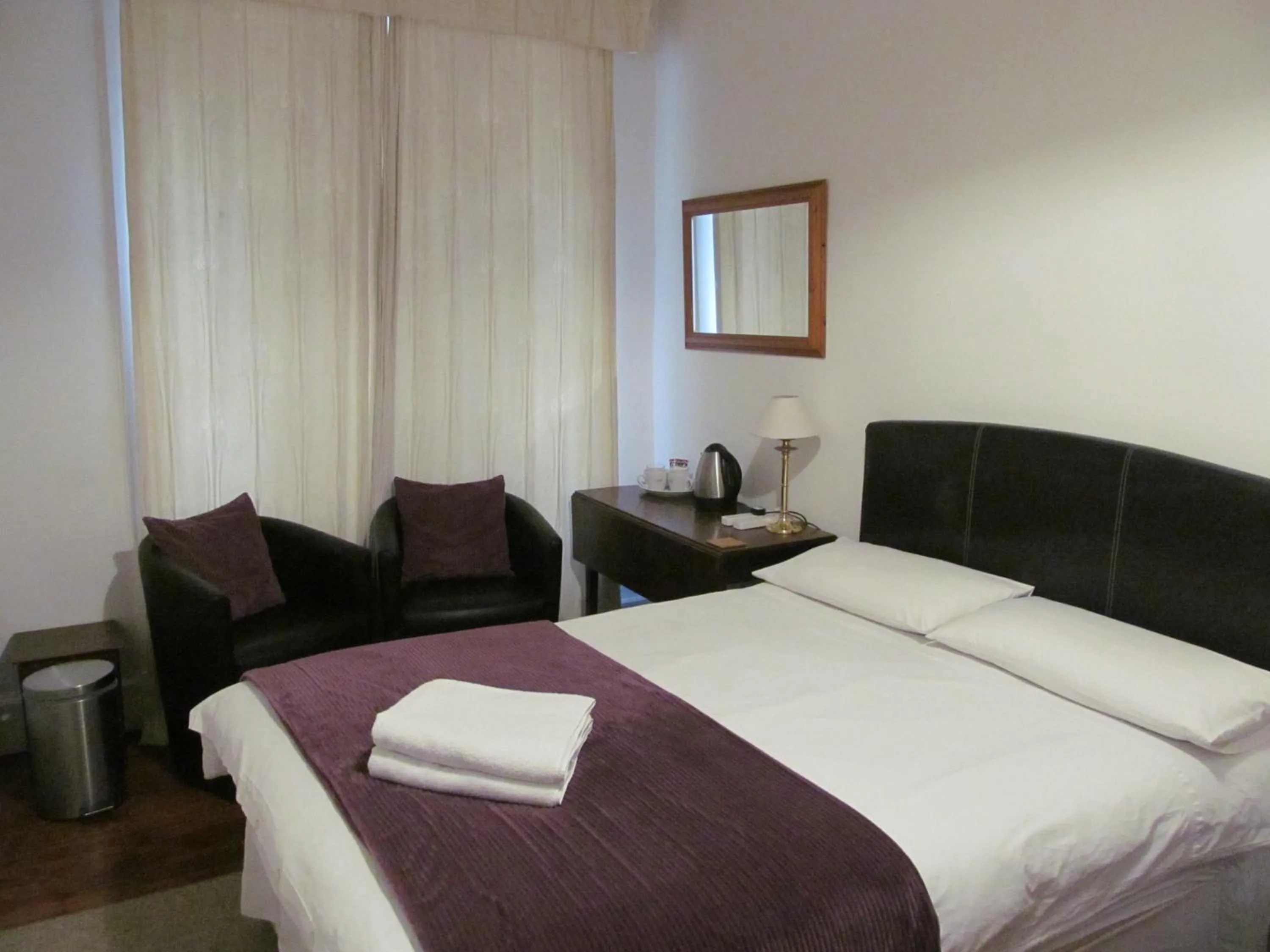 Coffee/tea facilities, Bed in Lantern Guest House