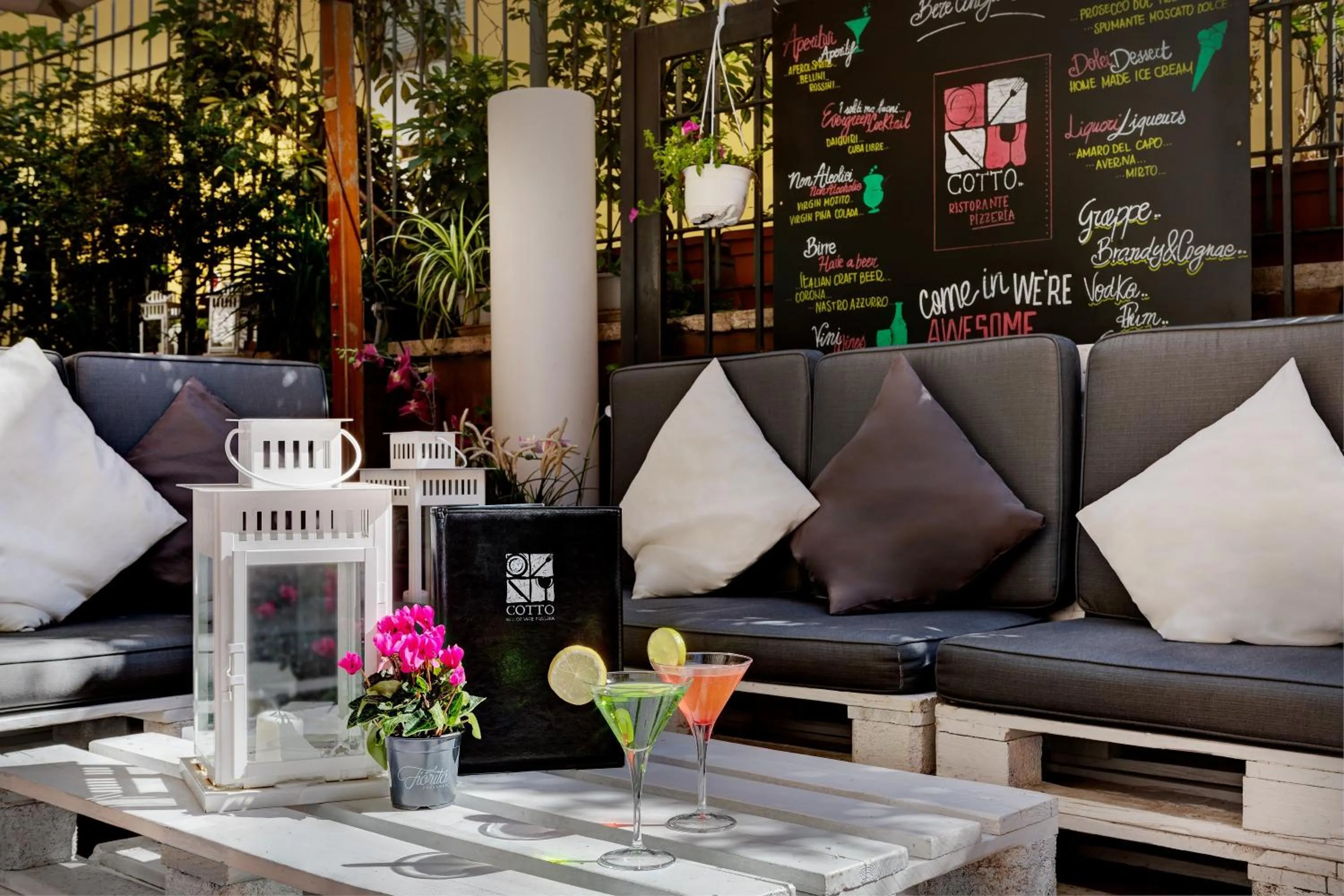 Restaurant/places to eat in Dharma Luxury Hotel