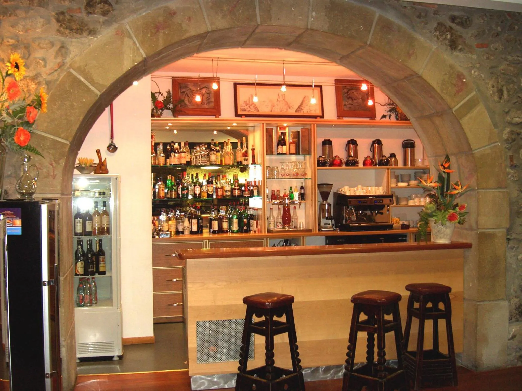 Lounge or bar in Logis Hôtel Restaurant de la Poste