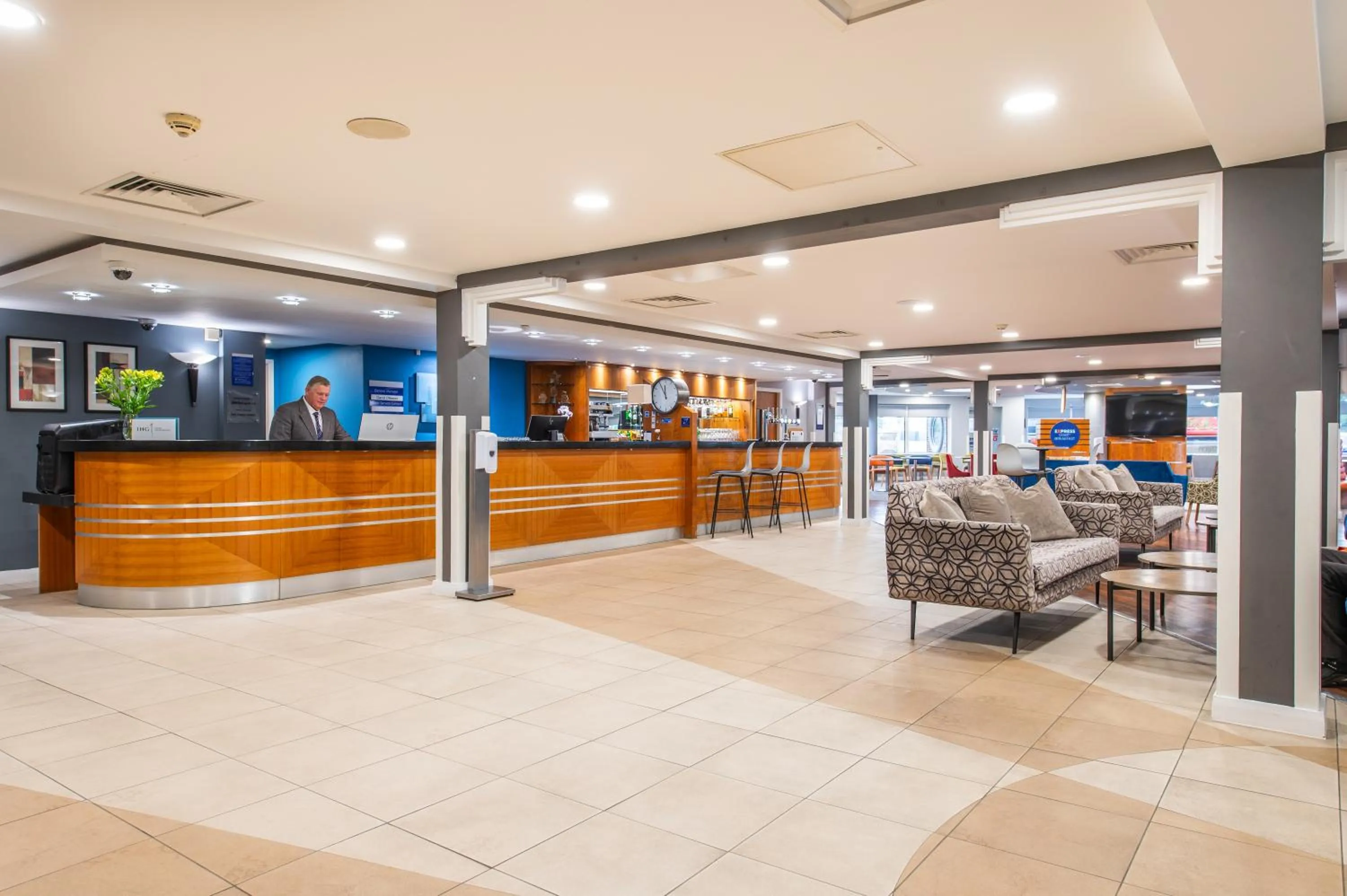 Lobby or reception in Holiday Inn Express Ramsgate – Minster by IHG