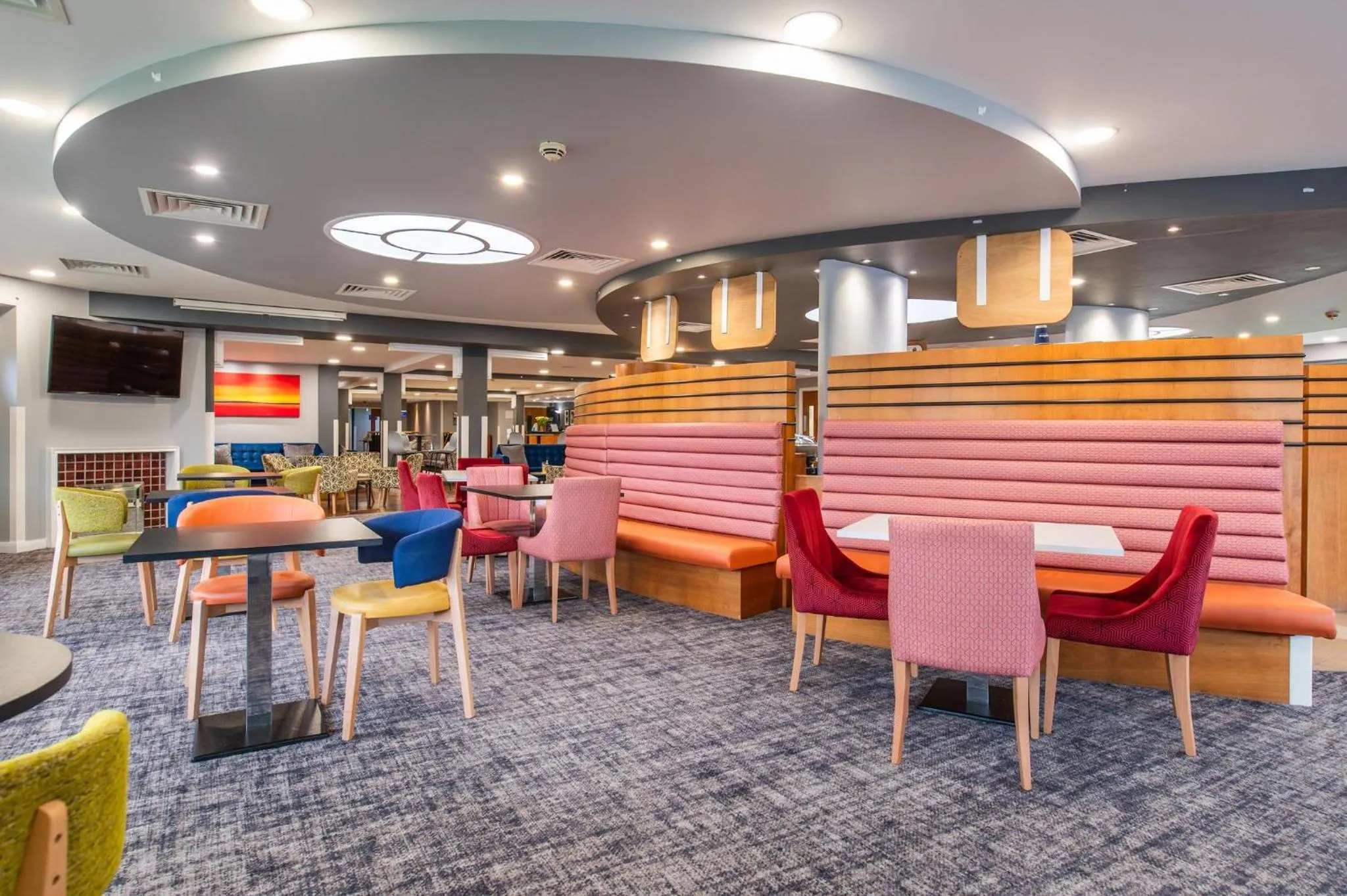 Lounge or bar in Holiday Inn Express Ramsgate – Minster by IHG