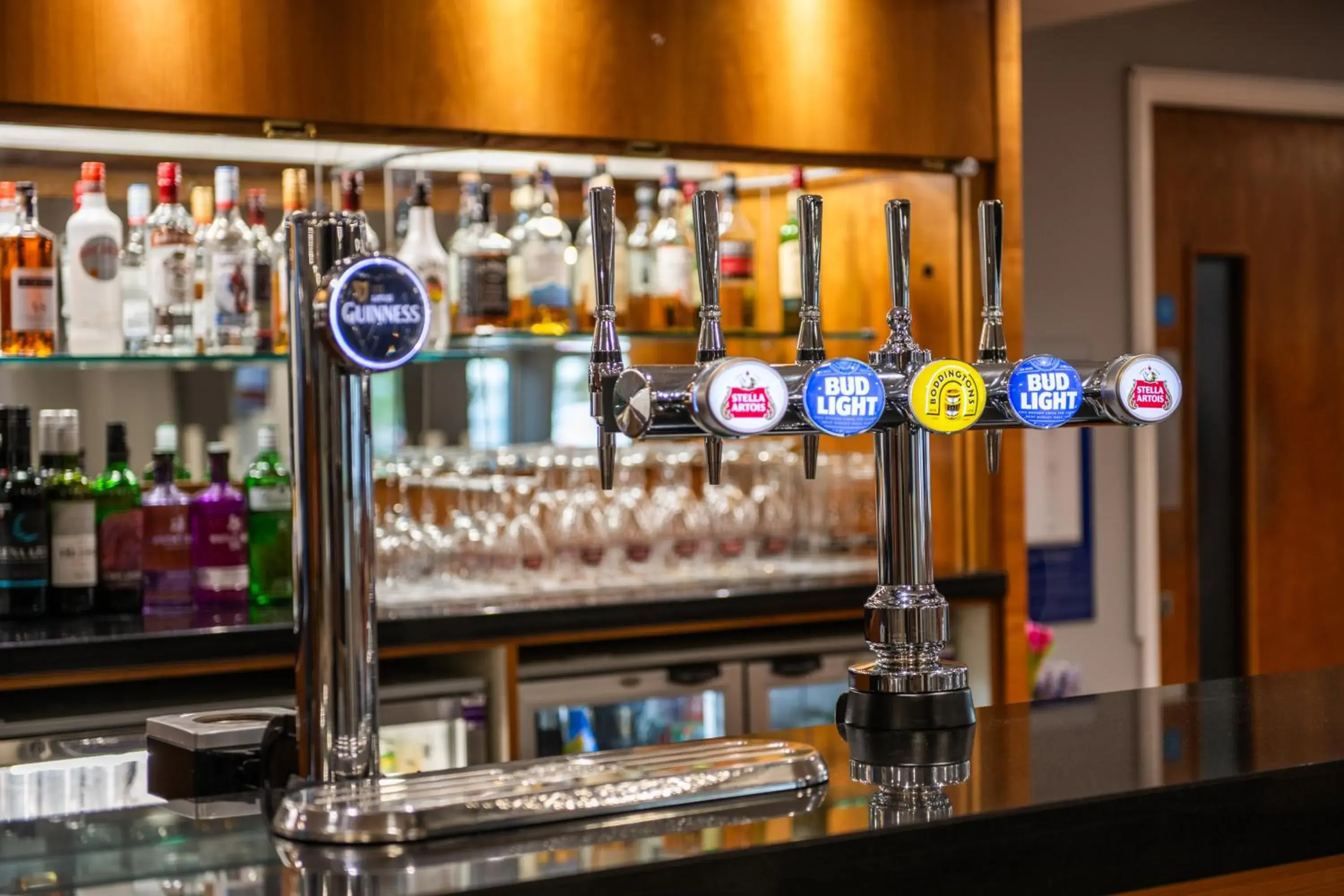 Lounge or bar in Holiday Inn Express Ramsgate – Minster by IHG Lounge or bar in Holiday Inn Express Ramsgate – Minster by IHG